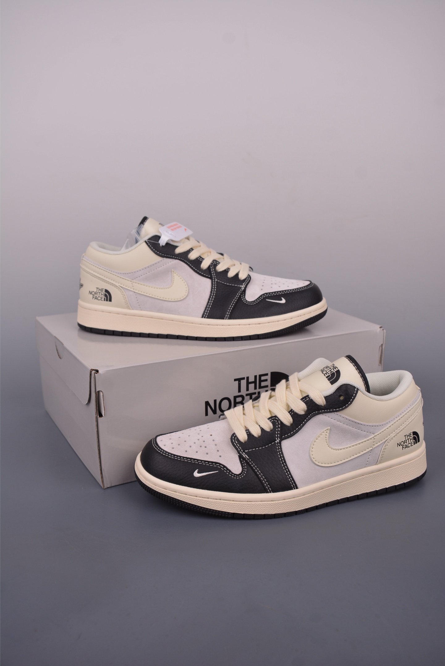 Nike Air Jordan 1 x The North Face Low DIY Sneakers 2 i1749945032363 5067 0 0