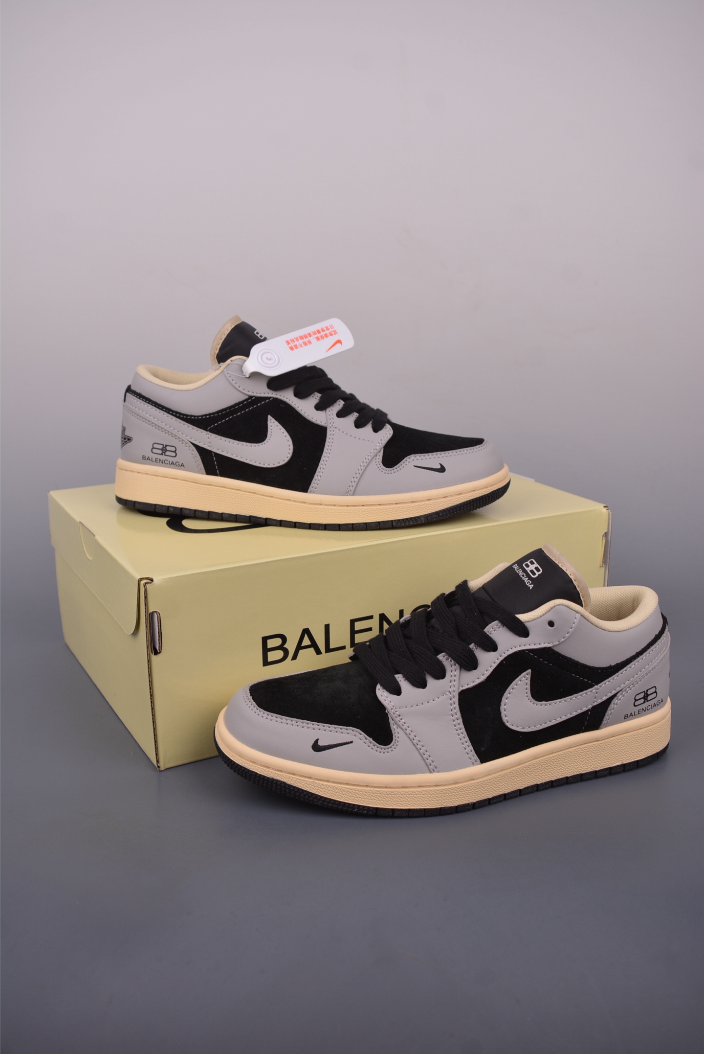 Nike Air Jordan 1 x The North Face Low DIY Sneakers 7 i1749945032405 115 0 5