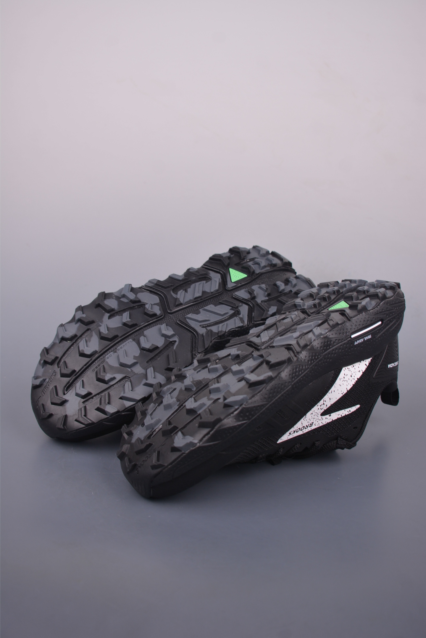 Brooks Cascadia 17: Lightweight, Breathable, and Cushioned Running Shoes 4 i1749945074107 4504 0 2
