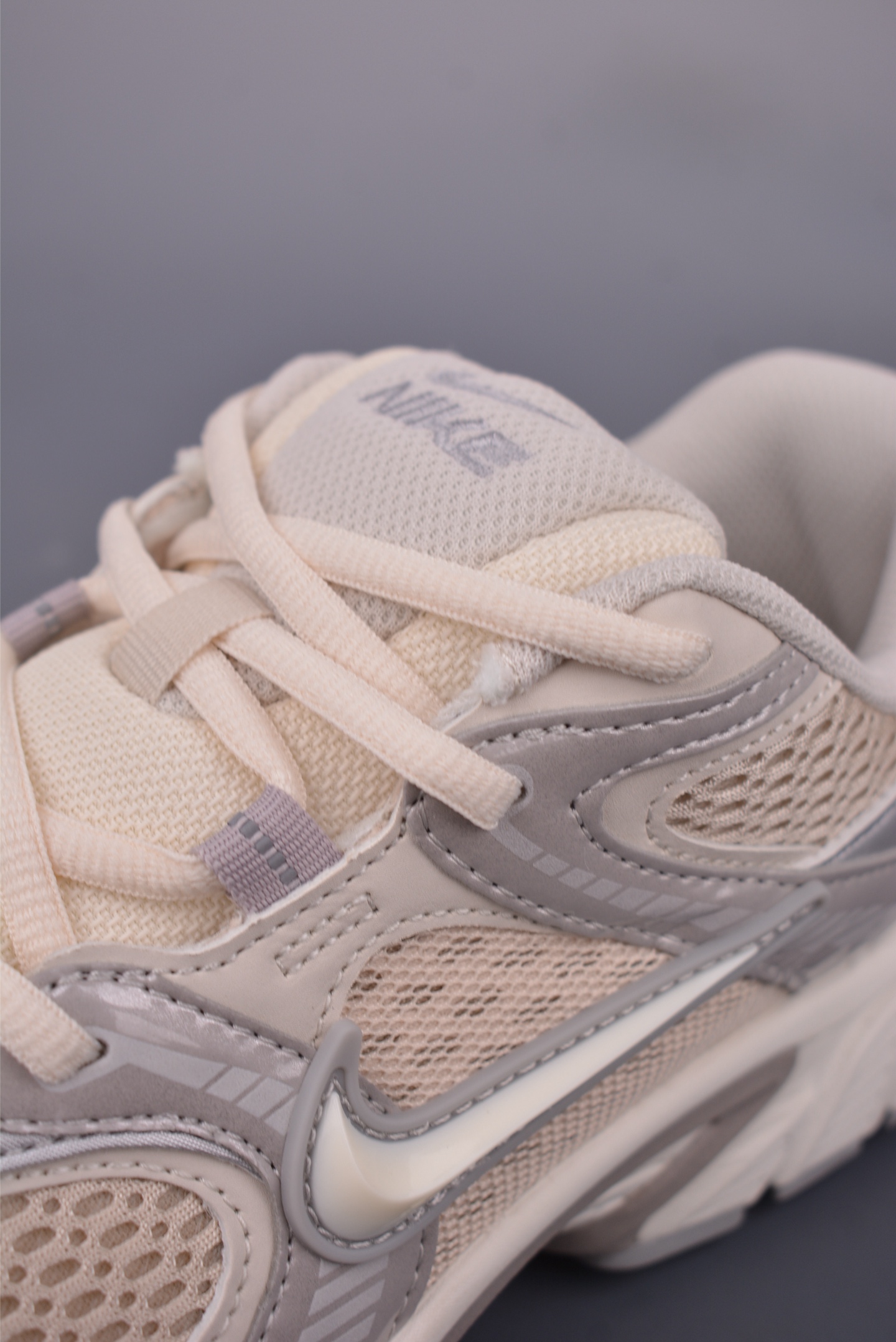 Nike V5 RNR Low-Top Running Shoes, Comfortable, Versatile, and Durable 8 i1750025394007 631 0 6