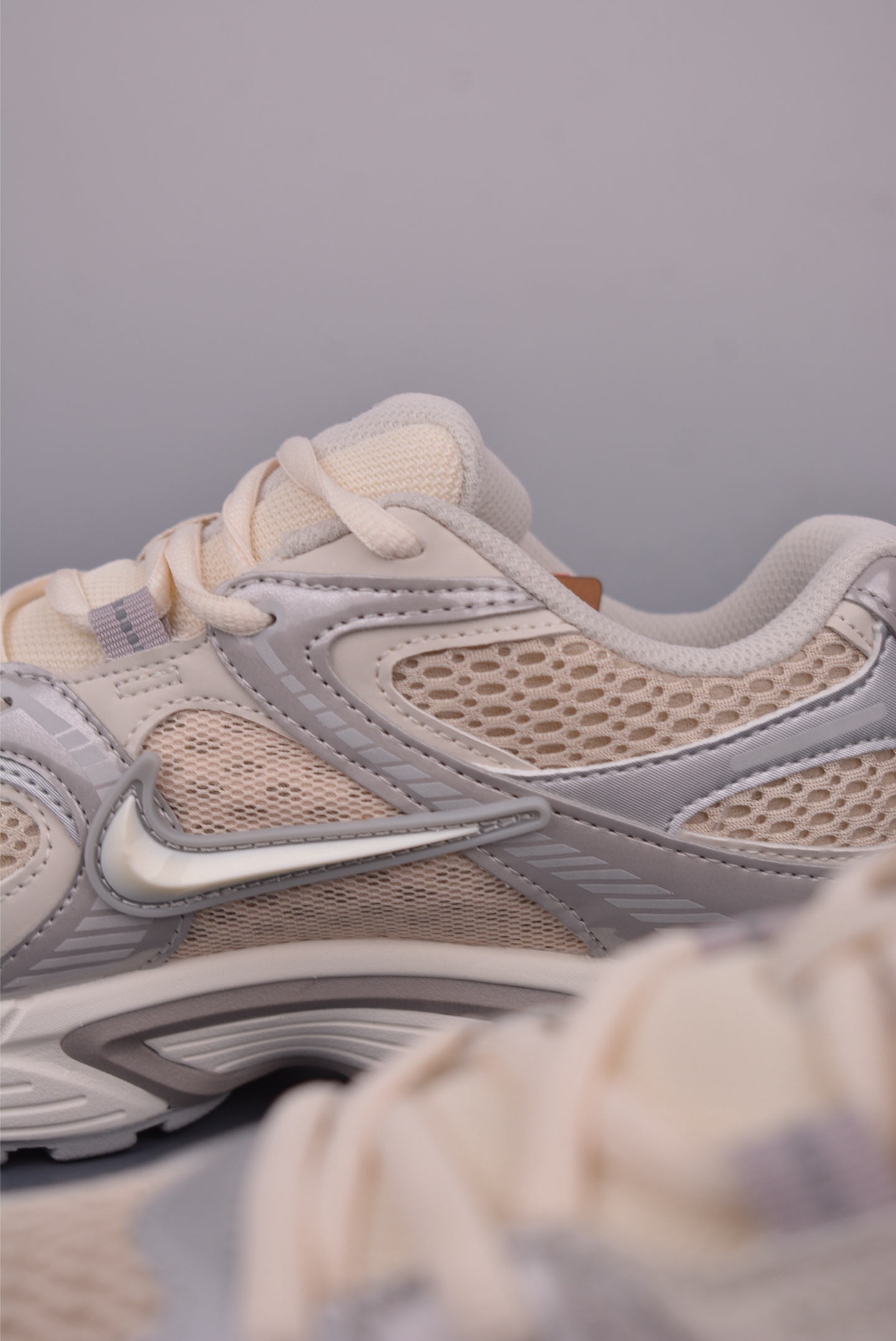 Nike V5 RNR Low-Top Running Shoes, Comfortable, Versatile, and Durable 9 i1750025394042 3965 0 7