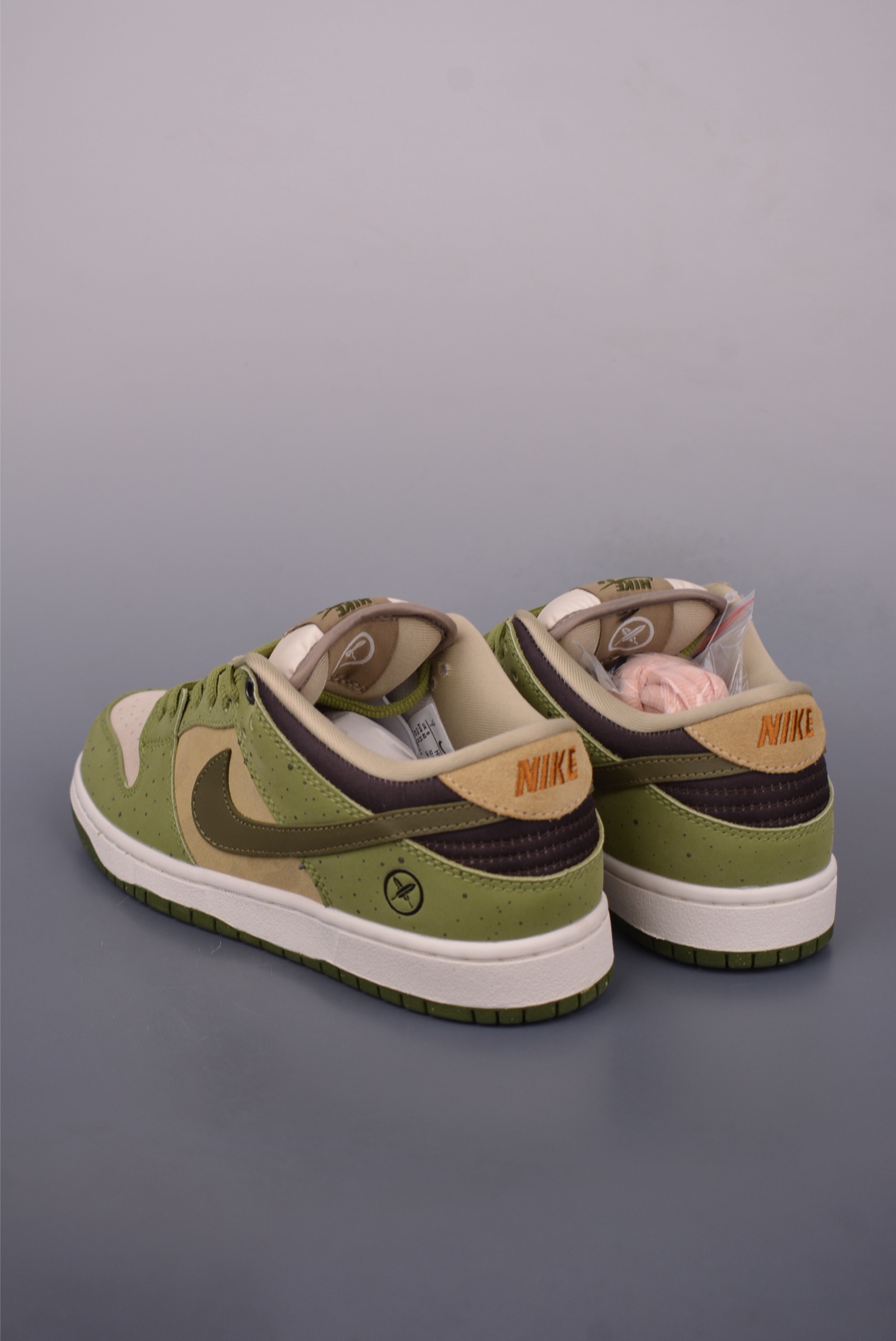 Nike SB Dunk Low Pro Premium Quality First Taste Edition HF8022 Sneakers 3 i1750029009650 1812 0 1
