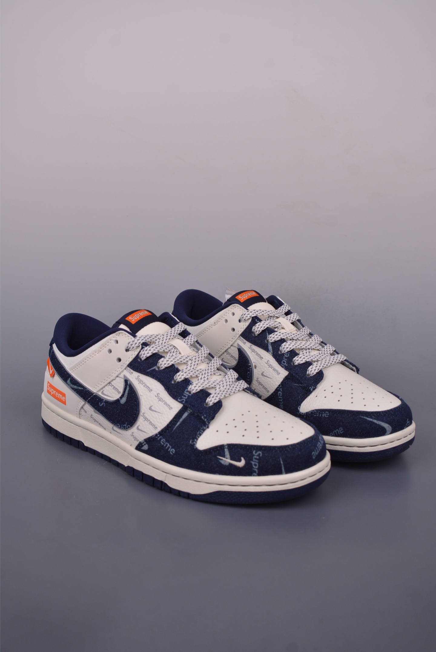 Nike SB Dunk Low Supreme Collaboration Sneakers - Premium Quality & Style 2 i1750029074813 7522 0 0