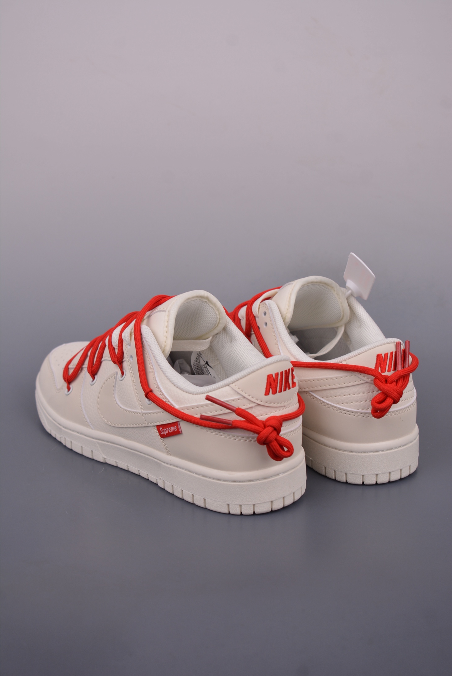 Nike SB Dunk Low Supreme Collab: Deconstructed Laces, Premium Quality 2 i1750029485969 8803 0 1