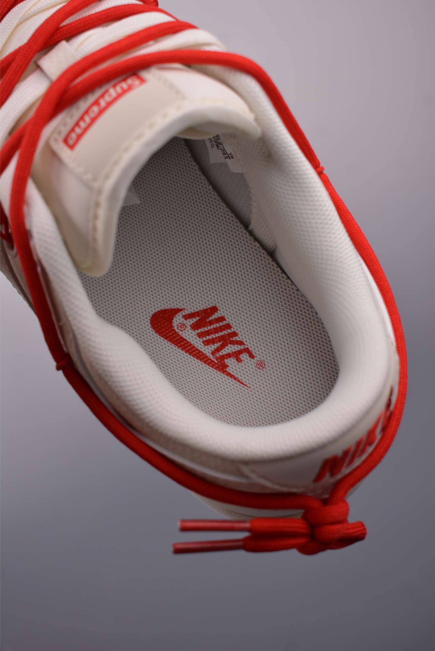 Nike SB Dunk Low Supreme Collab: Deconstructed Laces, Premium Quality 9 i1750029489860 5520 0 8