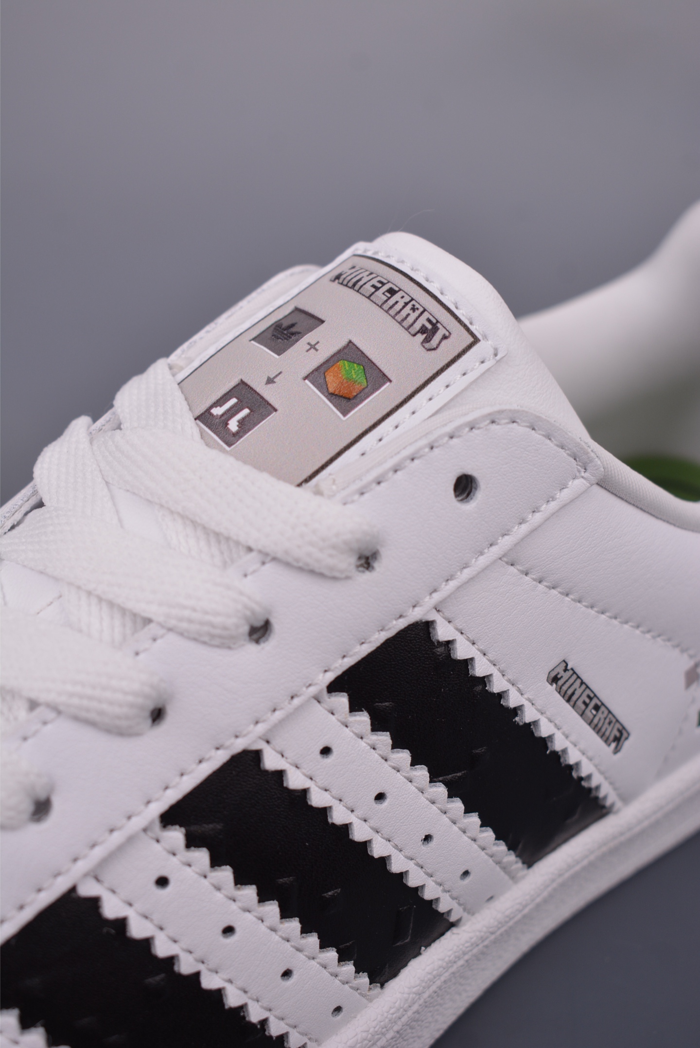 Adidas Originals Superstar 2.0 Minecraft Edition White Leather Sneakers 8 i1750104183891 1020 0 6