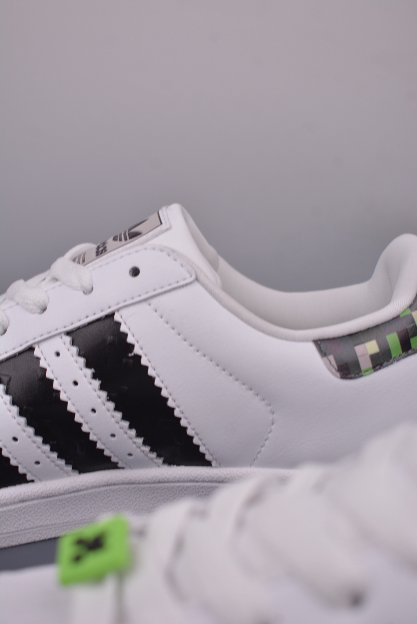 Adidas Originals Superstar 2.0 Minecraft Edition White Leather Sneakers 9 i1750104184028 2324 0 7