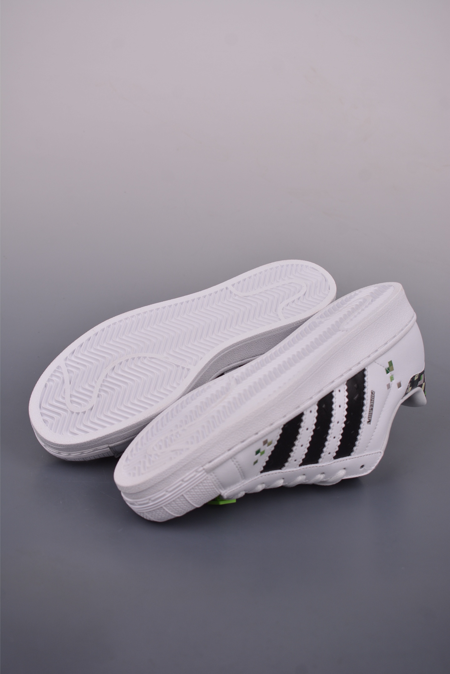 Adidas Originals Superstar 2.0 Minecraft Edition White Leather Sneakers 4 i1750104185265 4881 0 2