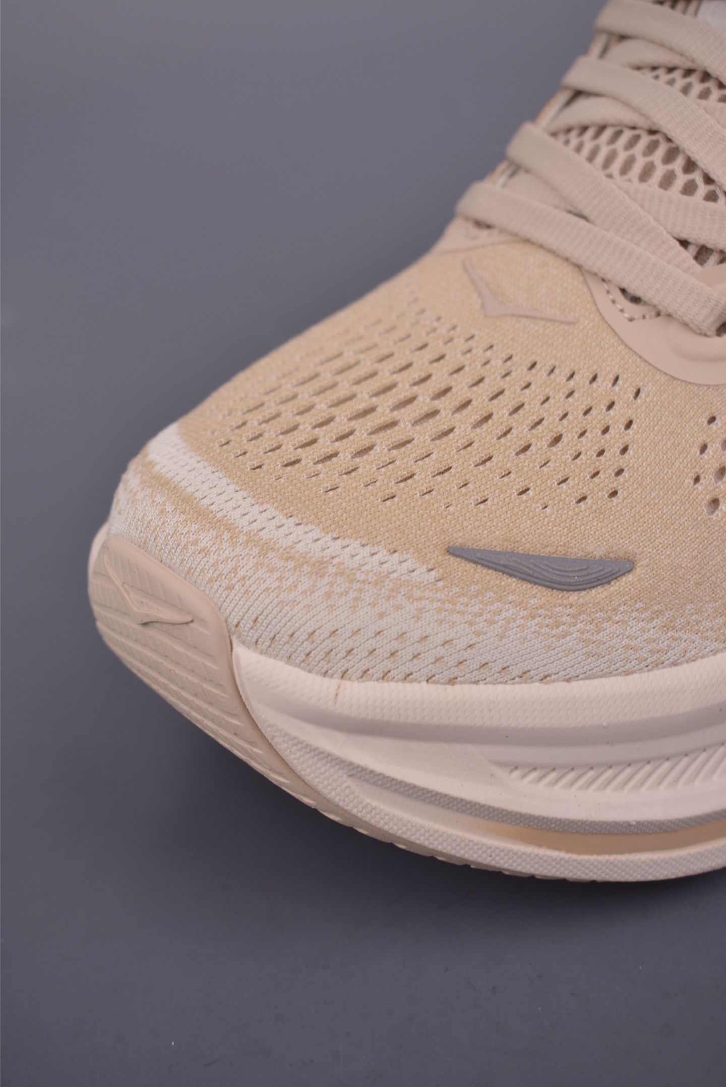 Hoka One One Bondi 9 Wide: Comfortable, Cushioned Running Shoes for Women 7 i1750111961525 7908 0 5