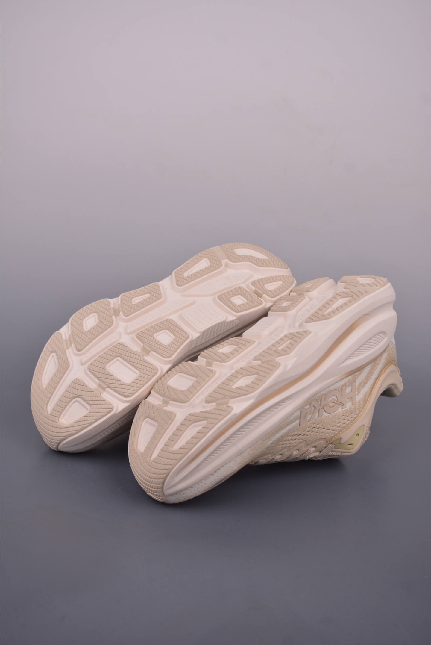 Hoka One One Bondi 9 Wide: Comfortable, Cushioned Running Shoes for Women 4 i1750111962776 874 0 2