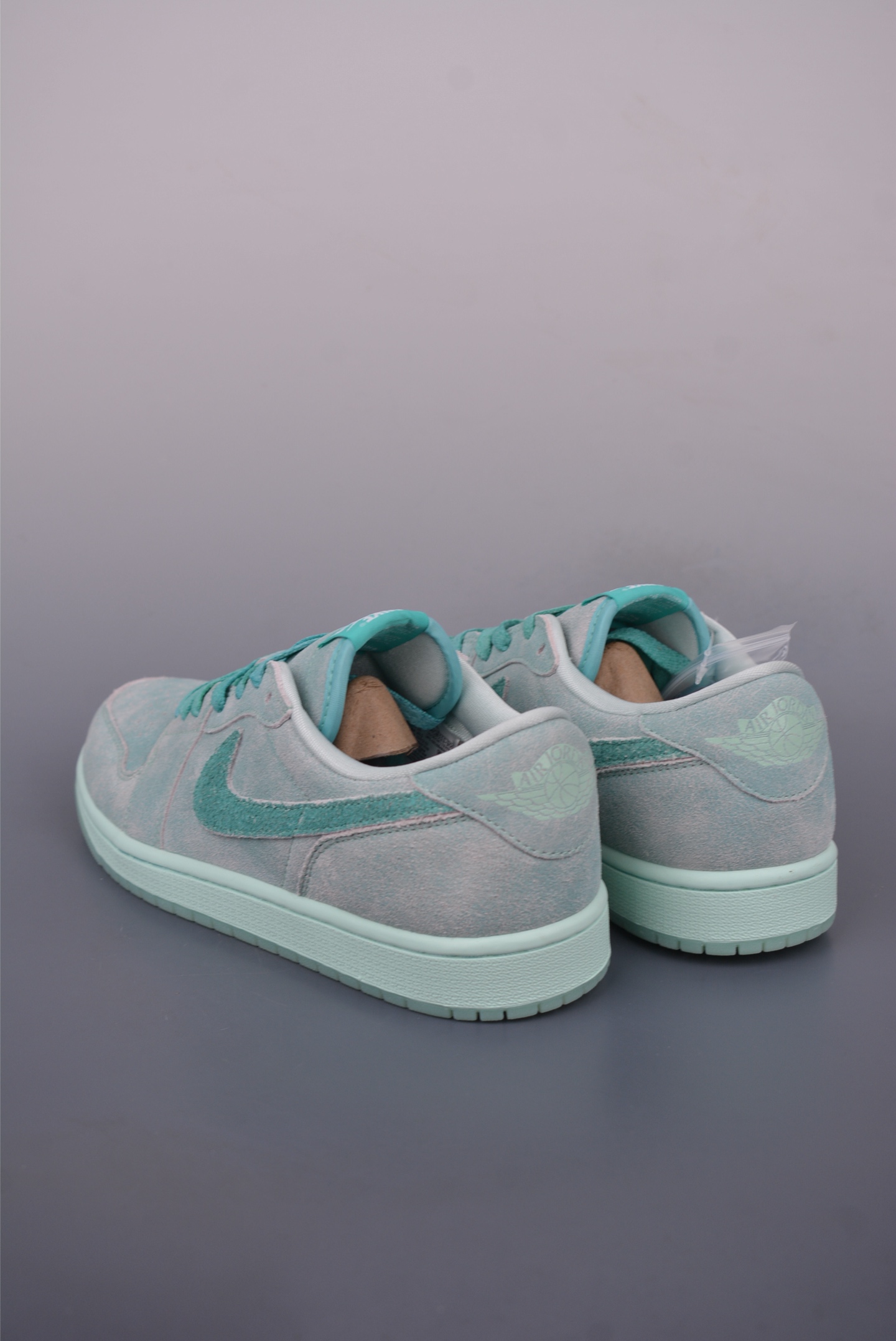 Air Jordan 1 Low Mint Green: Iconic Style, Supreme Comfort, Available Now! 2 i1750113159382 3268 0 1