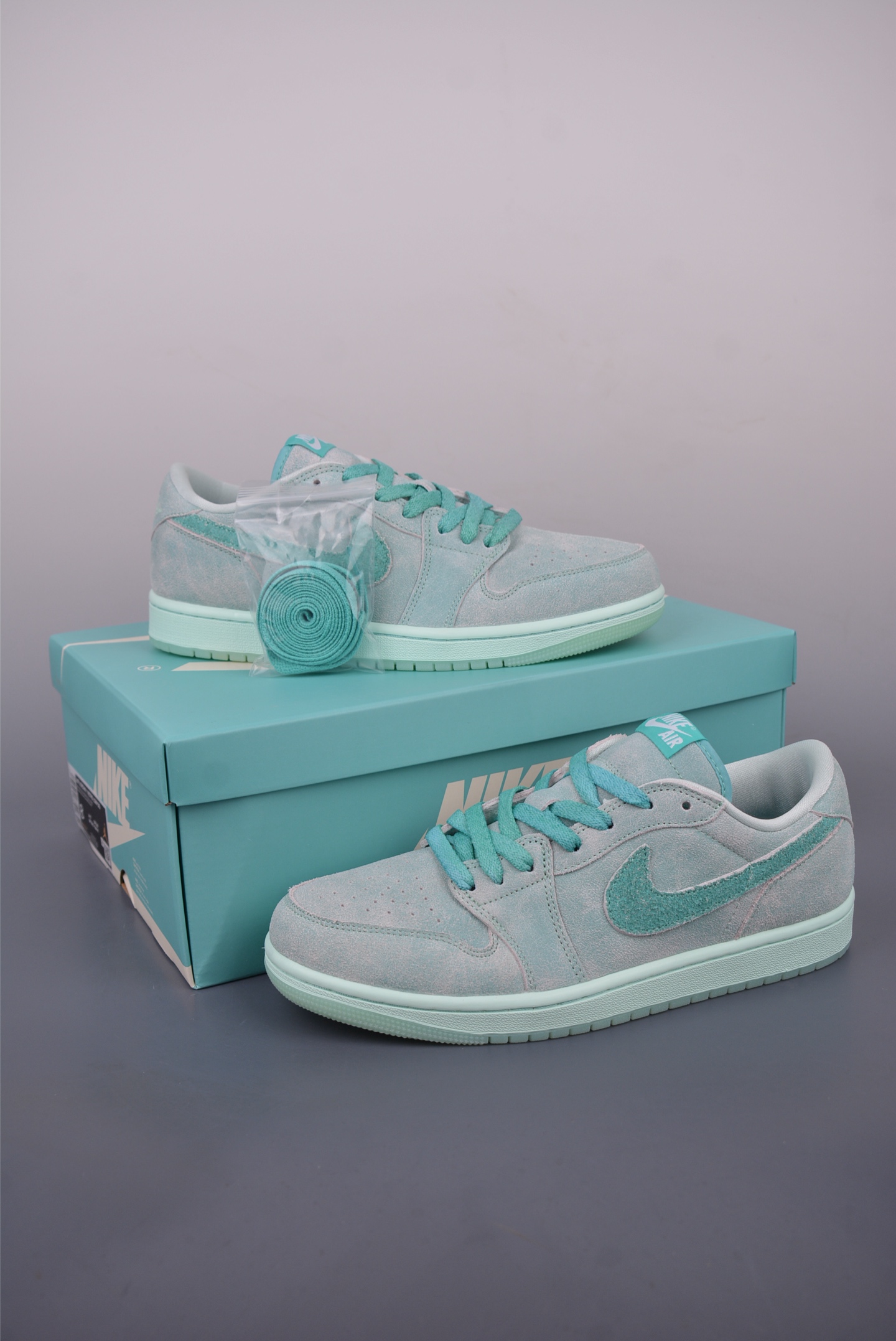 Air Jordan 1 Low Mint Green: Iconic Style, Supreme Comfort, Available Now! 5 i1750113160551 667 0 4