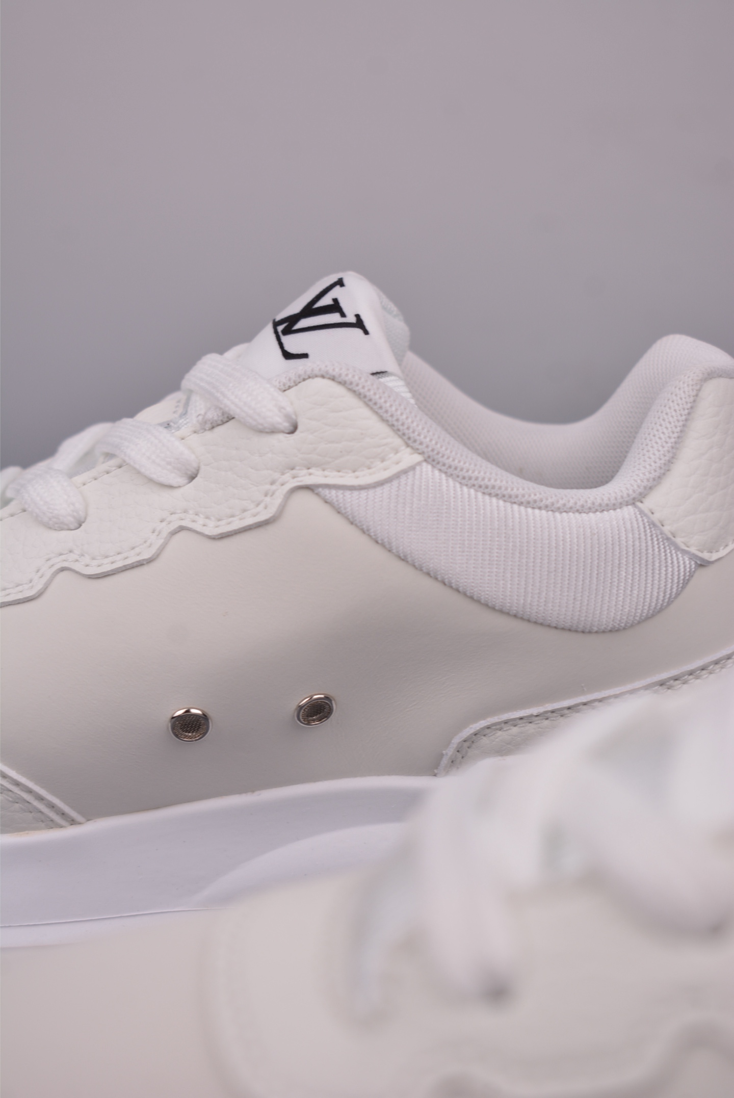 Louis Vuitton Trainer Sneaker Low White Leather Casual Shoes 7 i1750113286623 7258 0 6