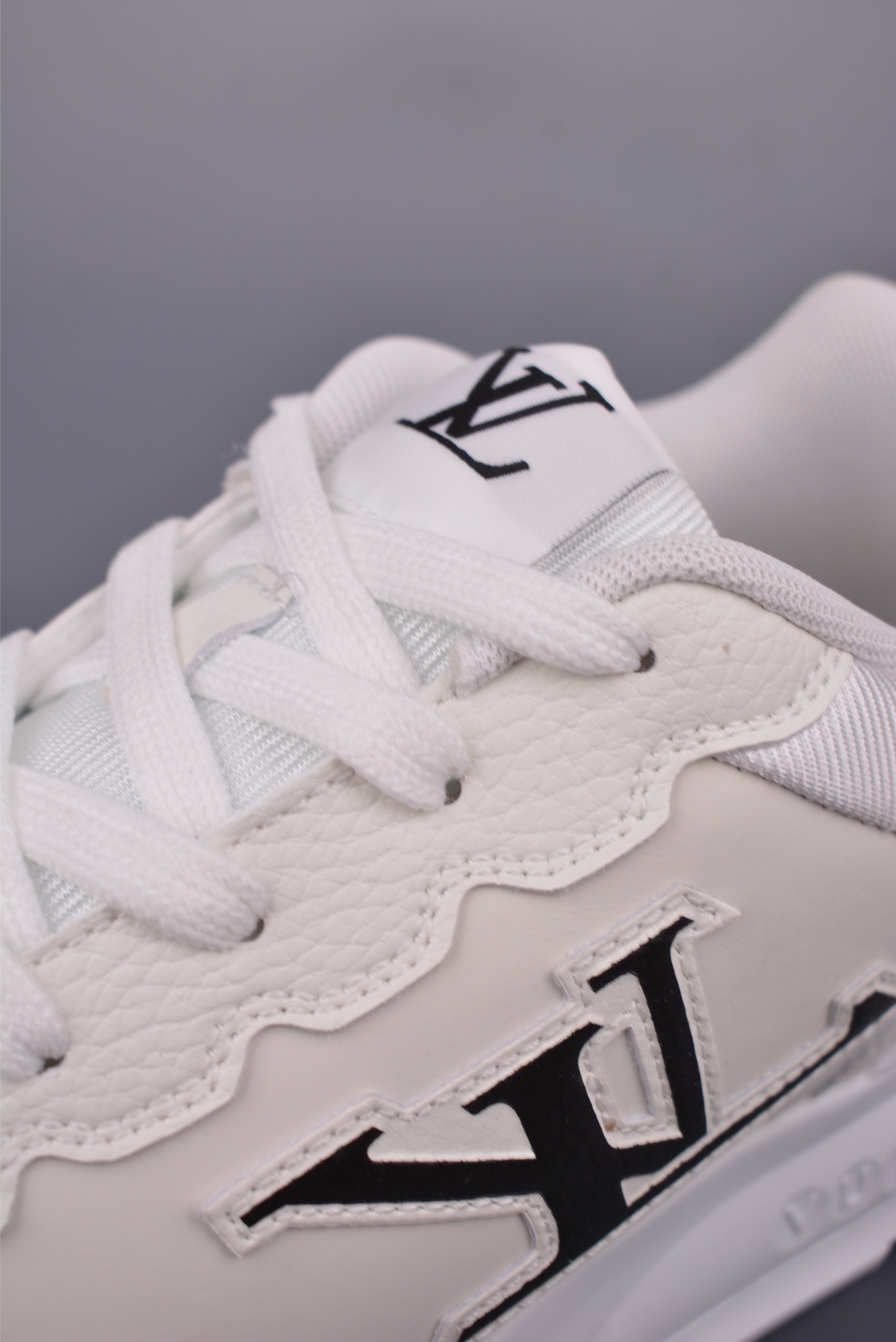 Louis Vuitton Trainer Sneaker Low White Leather Casual Shoes 6 i1750113287814 7933 0 5