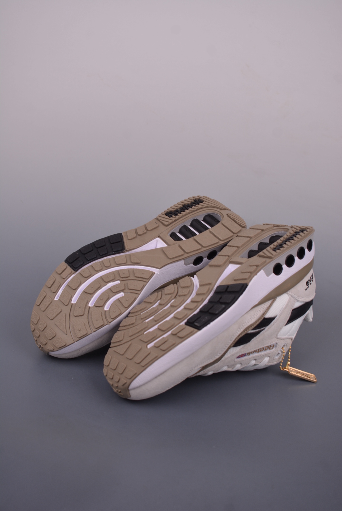 Reebok ERS World Retro Running Shoes: Fitness to Street Style, Never Ordinary 4 i1750113326635 1243 0 2