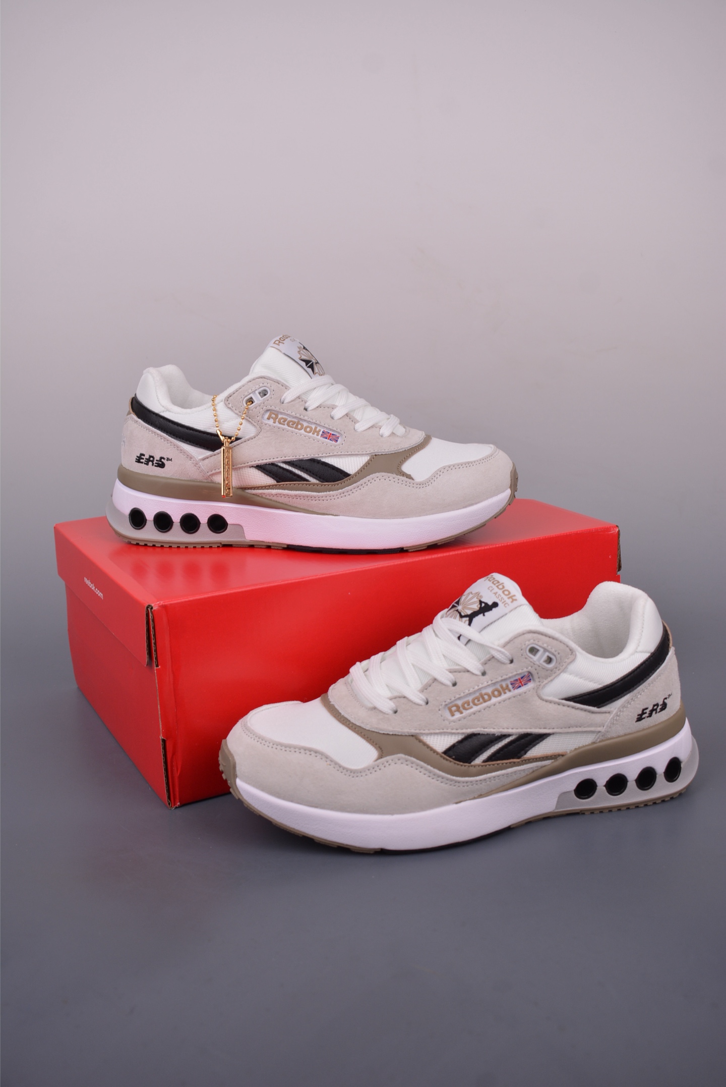 Reebok ERS World Retro Running Shoes: Fitness to Street Style, Never Ordinary 6 i1750113326658 8103 0 4