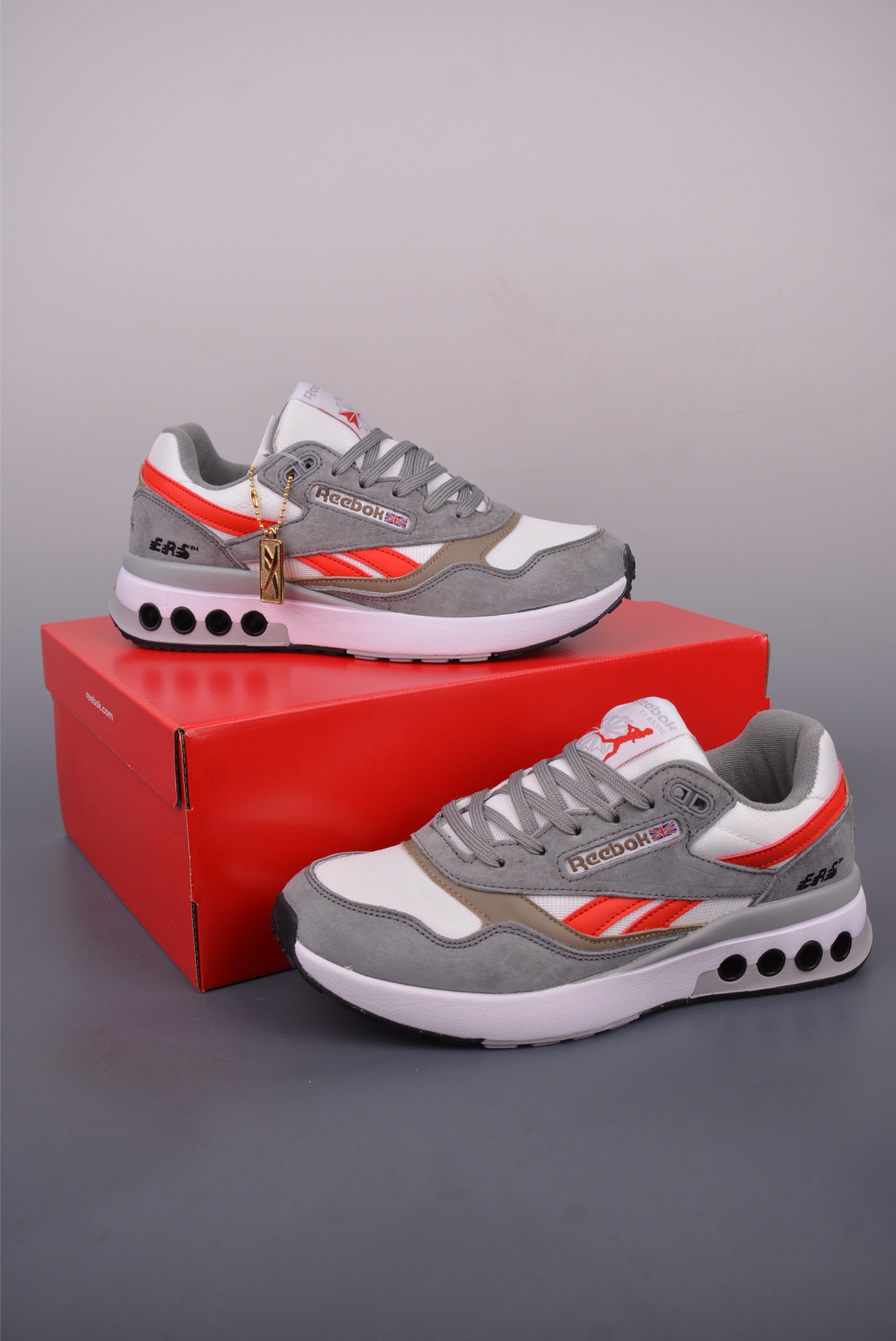 Reebok ERS WORLD 复古跑步鞋 25351976