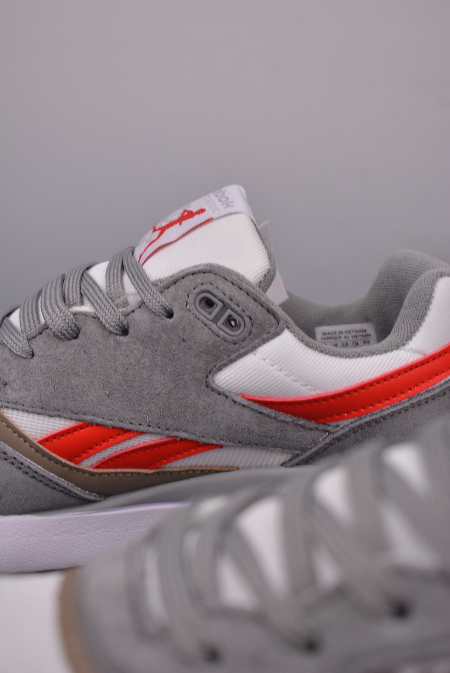 Reebok ERS WORLD 复古跑步鞋 25351976