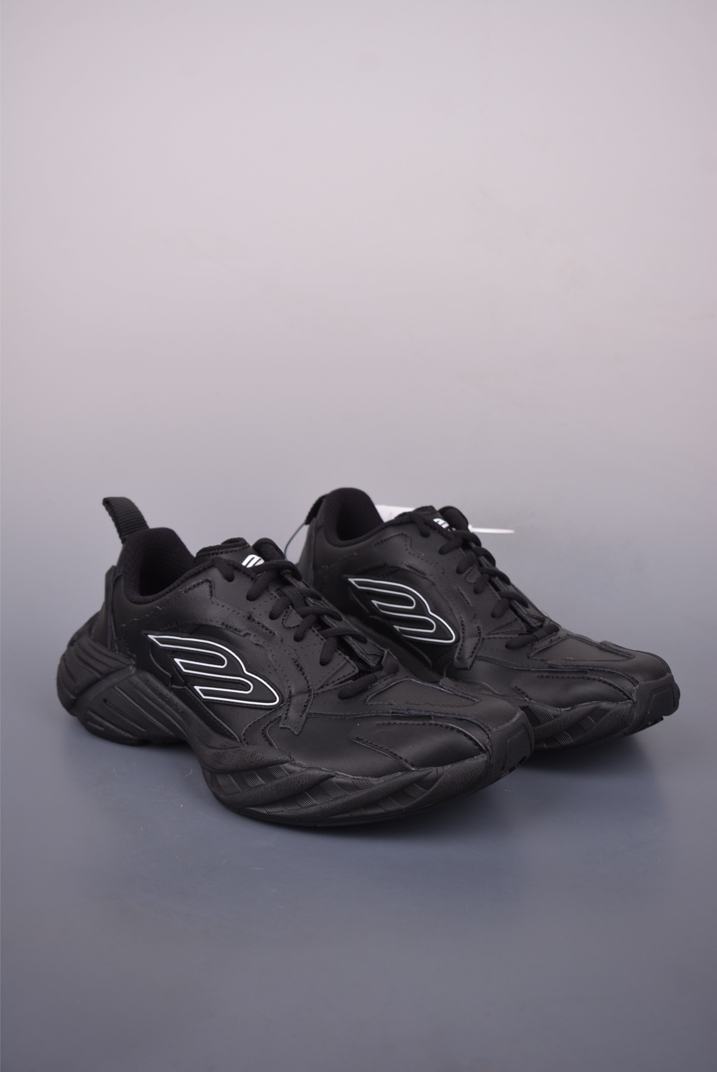 Balenciaga 16th Generation Black Sneakers: Superior Comfort and Quality 2 i1750113417049 1316 0 0