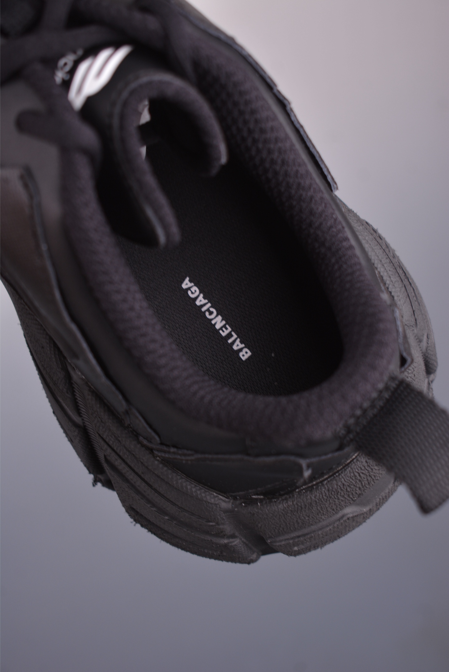 Balenciaga 16th Generation Black Sneakers: Superior Comfort and Quality 10 i1750113417081 5464 0 8
