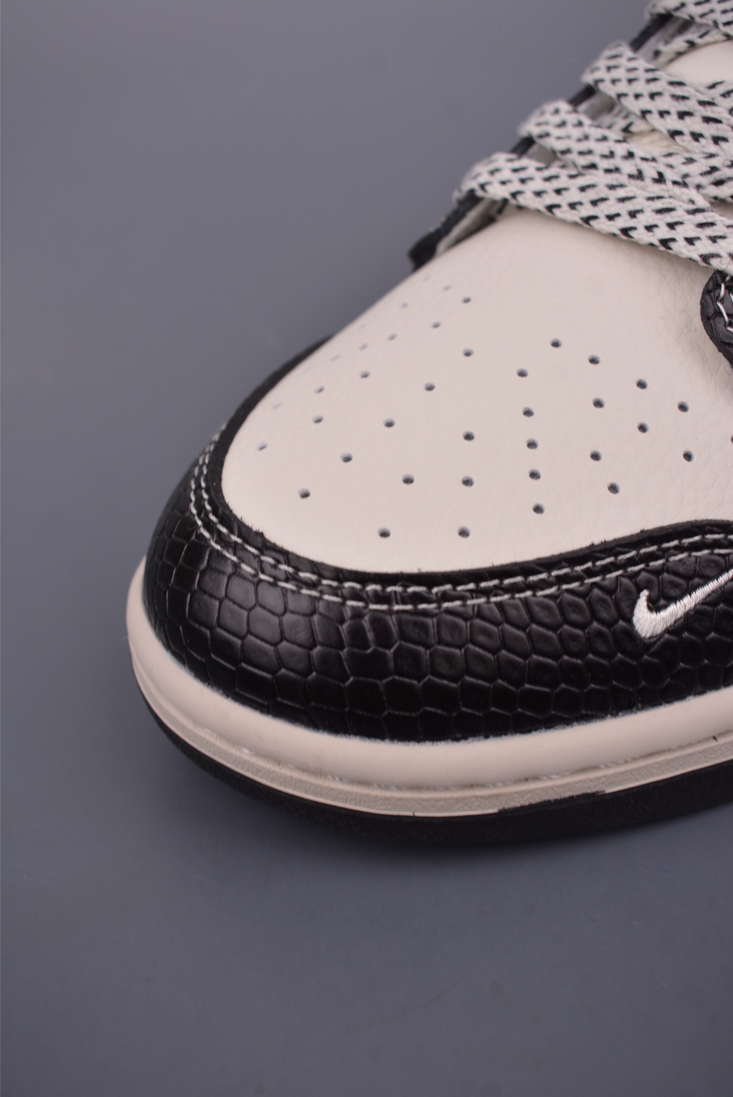 Nike SB Dunk Low DIY Sneakers - Premium Quality and Unique Design 6 i1750113472405 9251 0 5