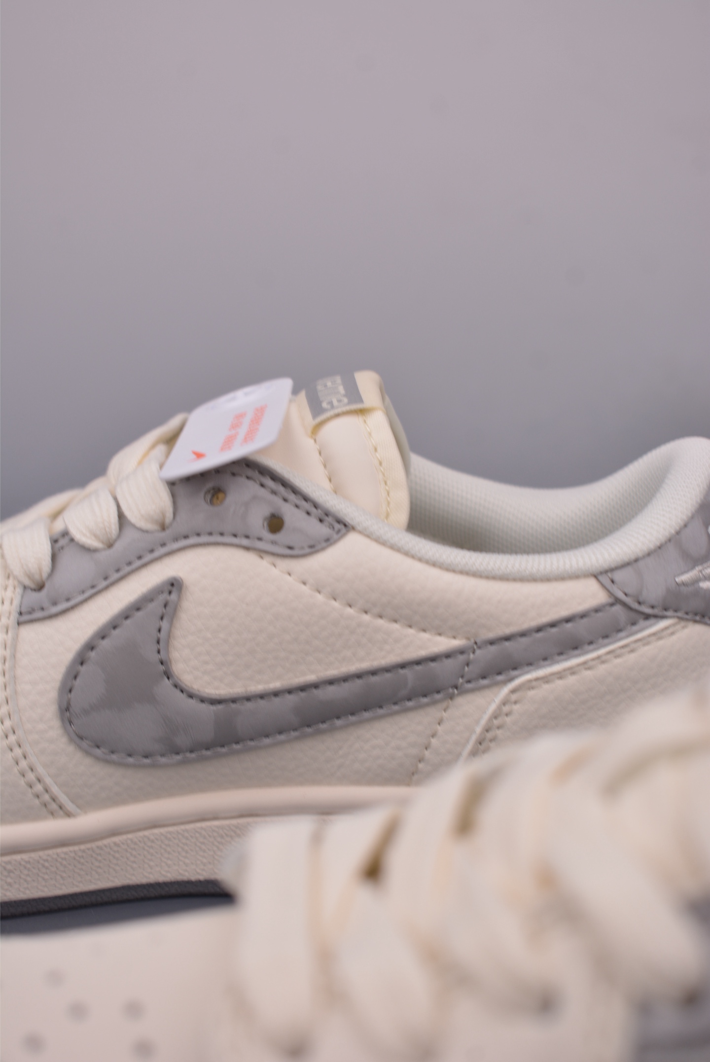 Travis Scott x Fragment Design x Air Jordan 1 Low Collab Sneakers 8 i1750113661193 2073 0 7