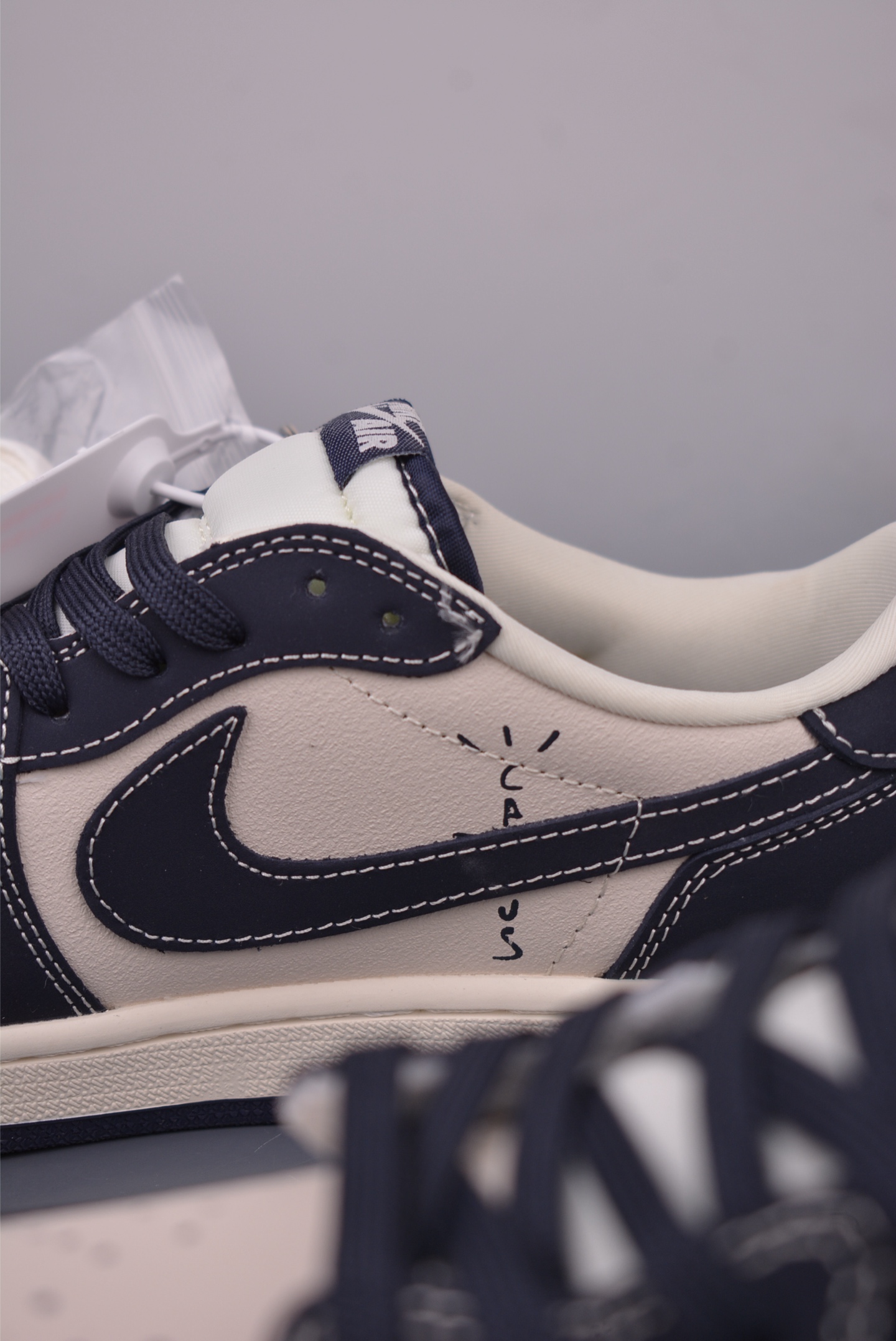 Fragment x Travis Scott x Gucci Air Jordan 1 Low - Limited Edition Sneakers 9 i1750113877569 2582 0 7