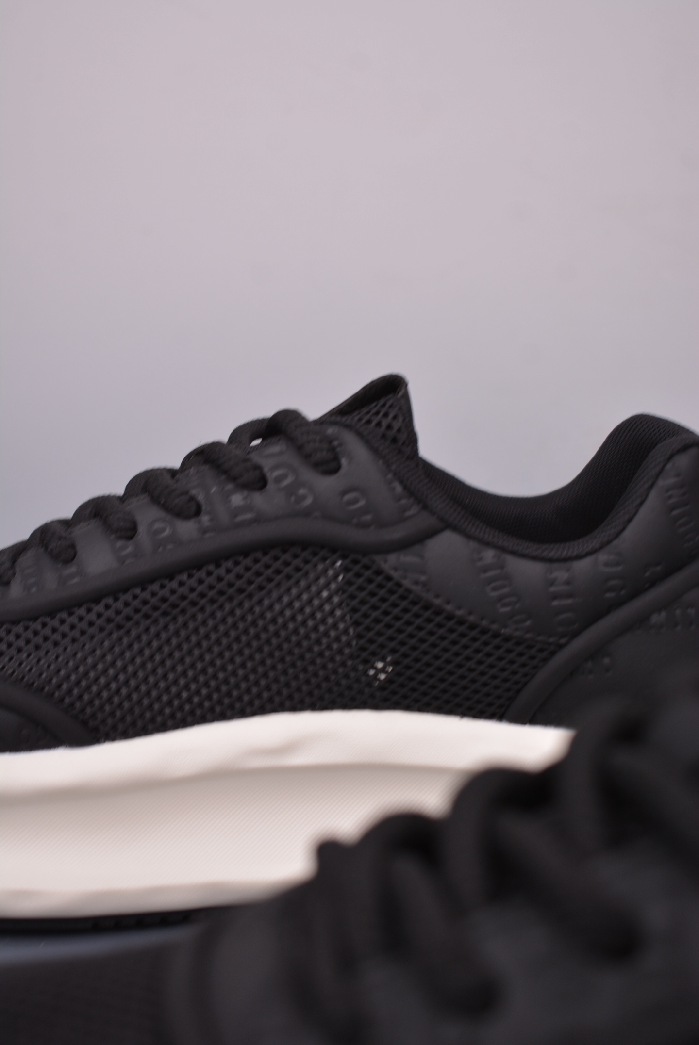 Ecco Men's Lightweight Street Style Sneakers - Breathable, Flexible, and Durable 8 i1750114024392 9690 0 7