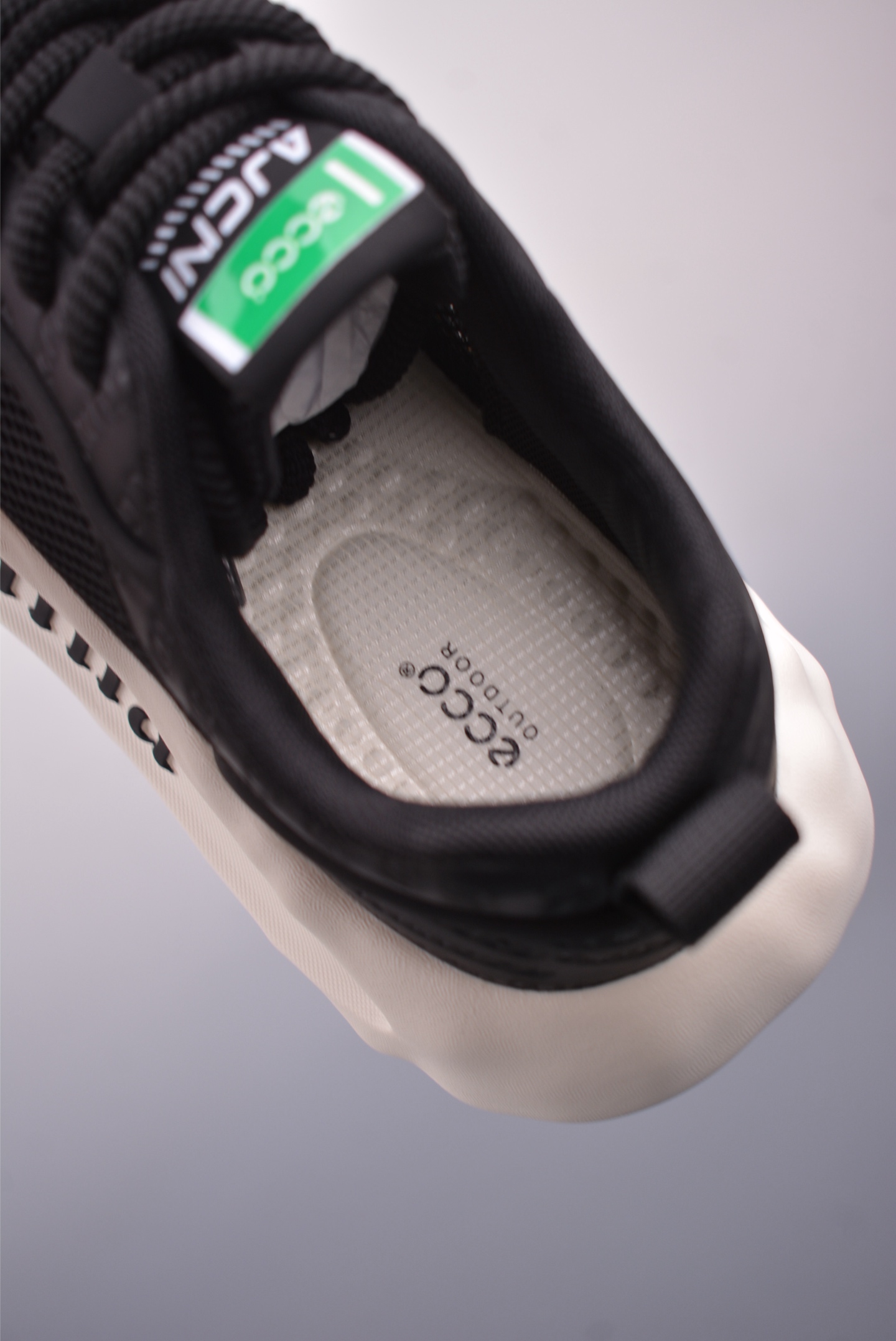 Ecco Men's Lightweight Street Style Sneakers - Breathable, Flexible, and Durable 9 i1750114024432 7711 0 8