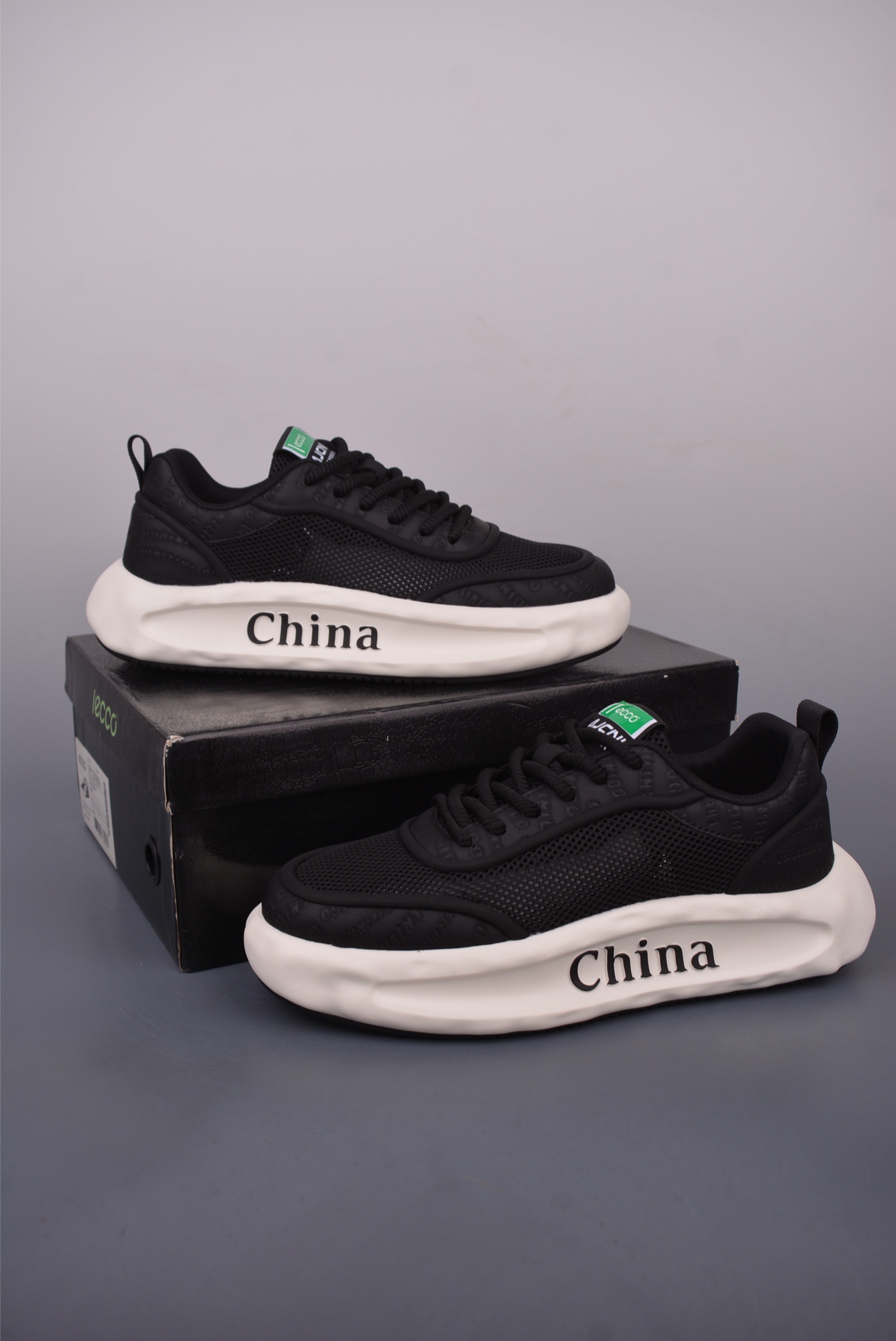 Ecco Men's Lightweight Street Style Sneakers - Breathable, Flexible, and Durable 5 i1750114024436 1969 0 4