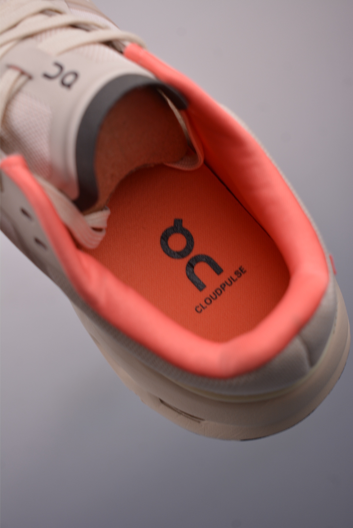 On昂跑 Cloudtilt 2 Waterproof 户外街头机能风跑步鞋 3WD30063106