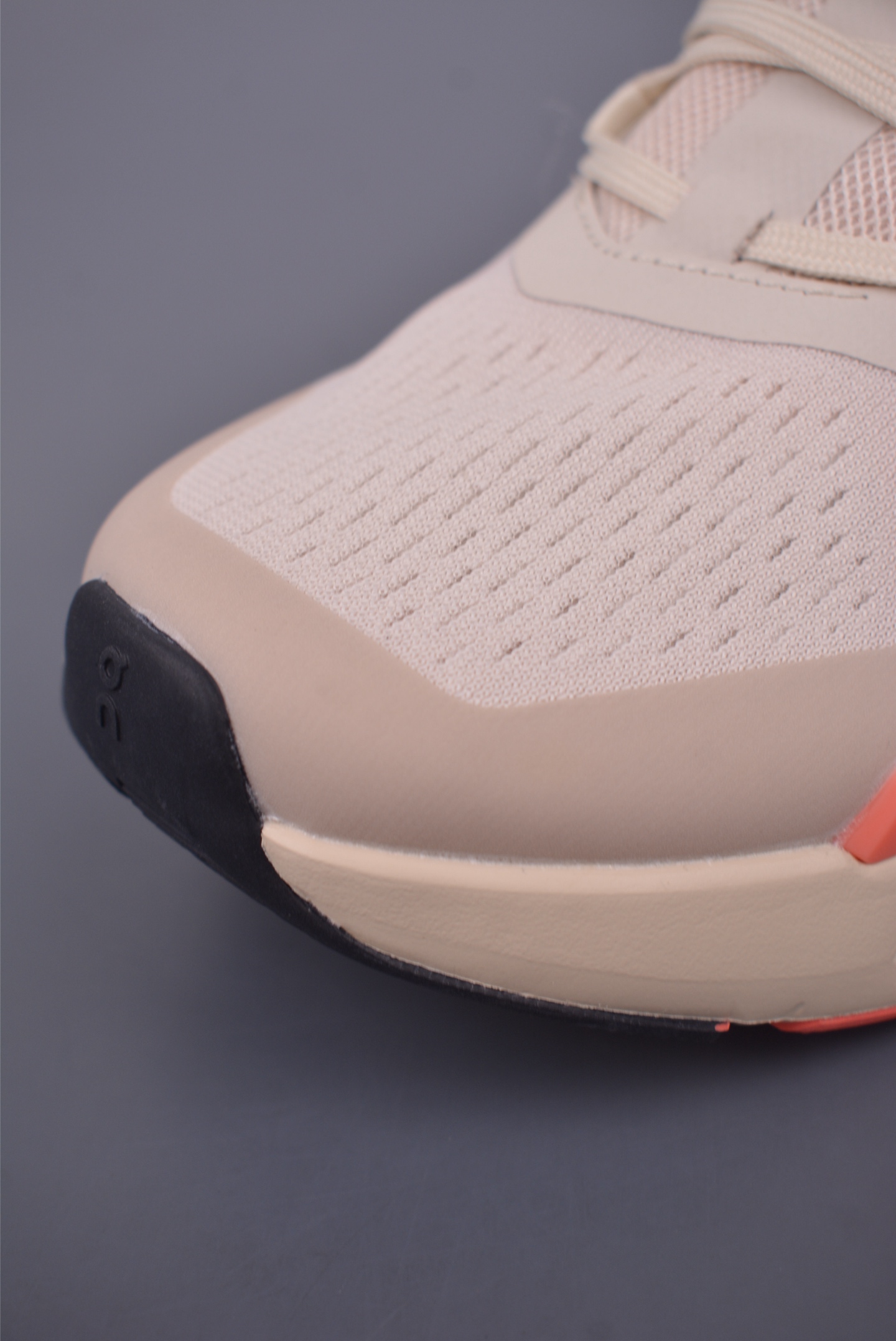 On昂跑 Cloudtilt 2 Waterproof 户外街头机能风跑步鞋 3WD30063106