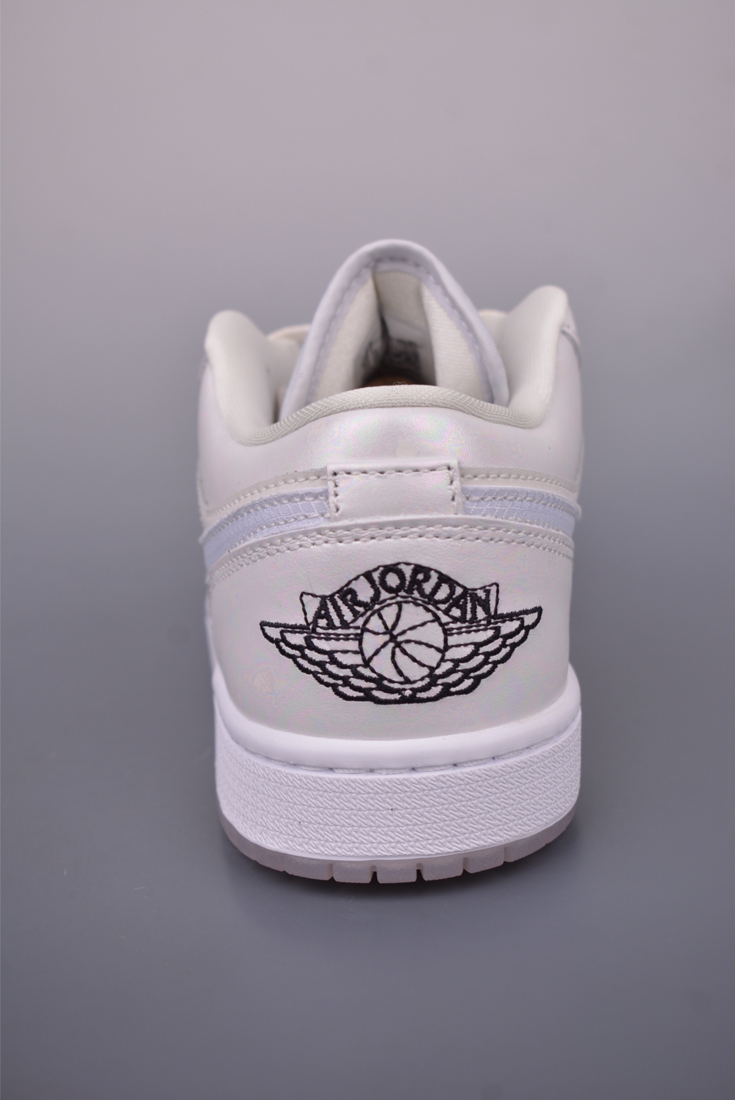 原装裸鞋级 市面最高工艺产物 Air Jordan 1 Low蛇年限定 HF4080-001