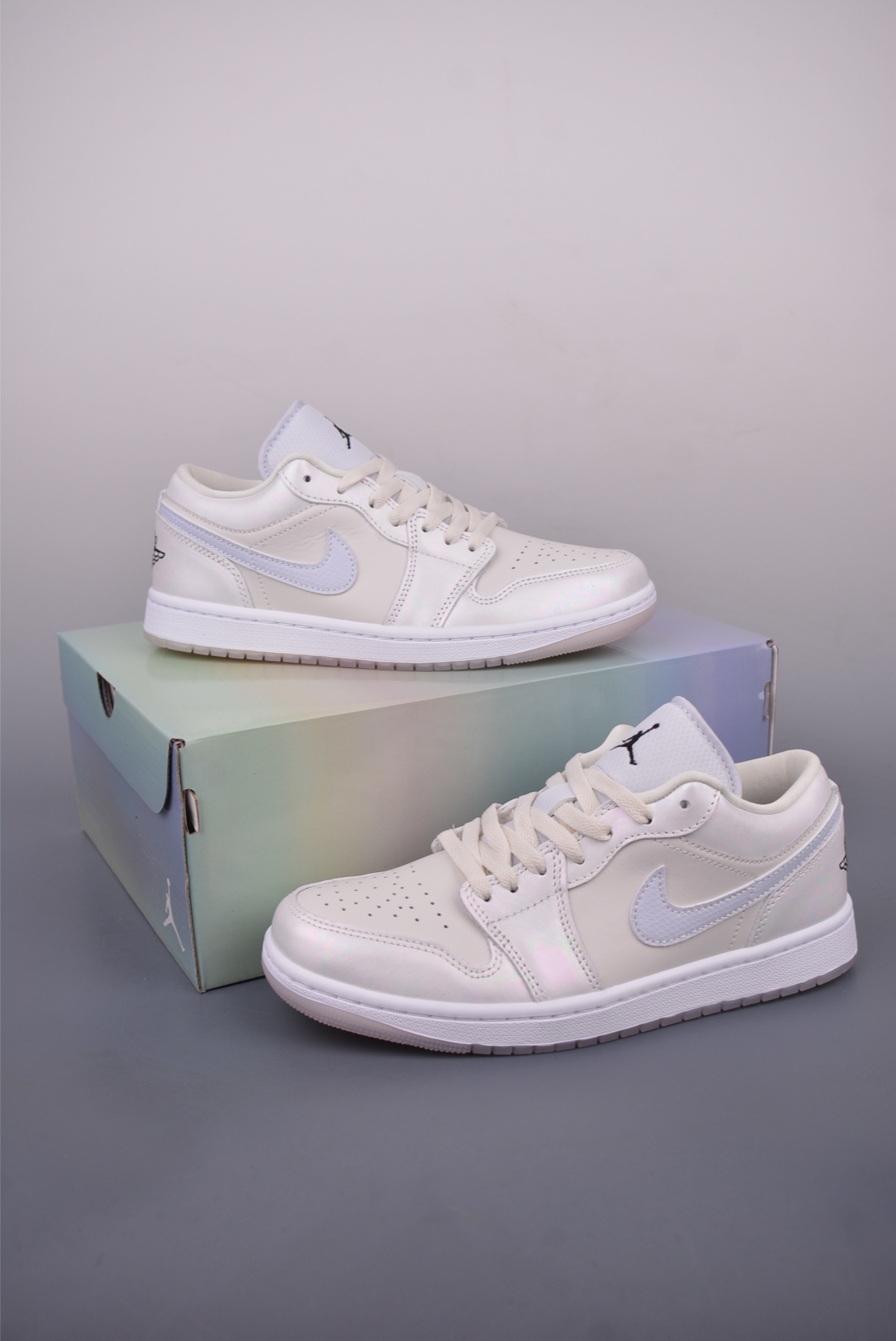 原装裸鞋级 市面最高工艺产物 Air Jordan 1 Low蛇年限定 HF4080-001