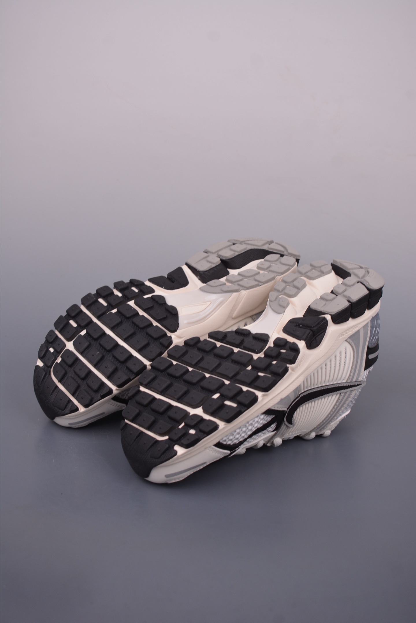 Nike Zoom Vomero 5 Mesh Breathable Casual Shoes HQ1182-001 3 i1750201289203 727 0 2