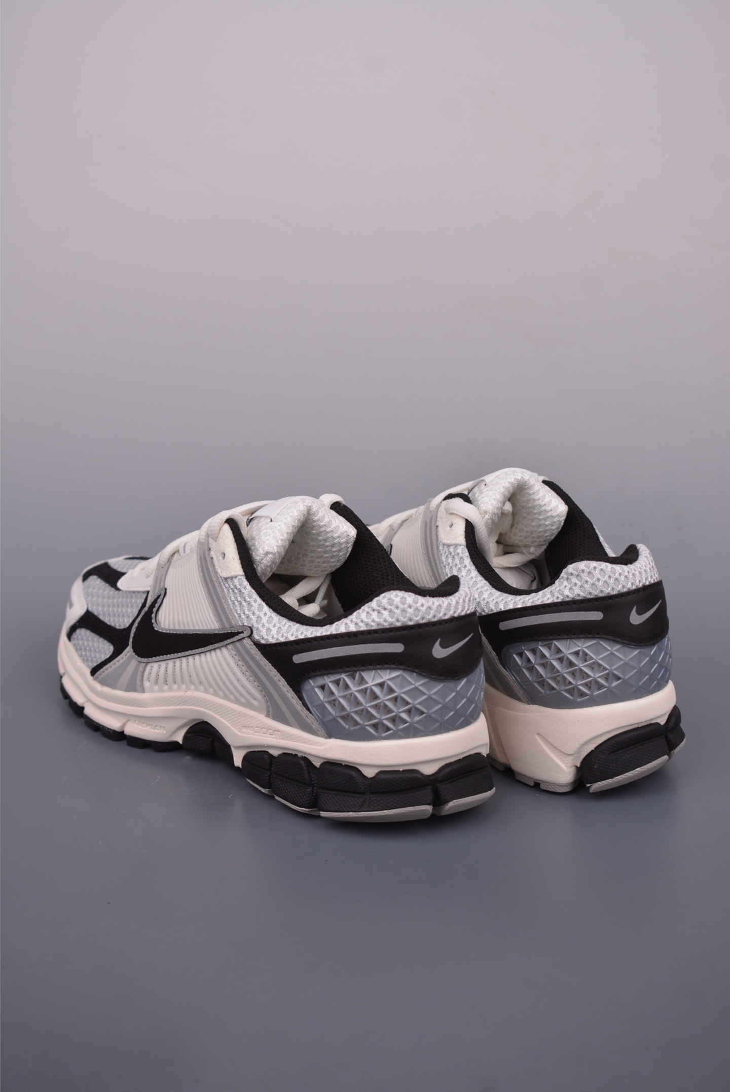 Nike Zoom Vomero 5 Mesh Breathable Casual Shoes HQ1182-001 2 i1750201289236 2053 0 1