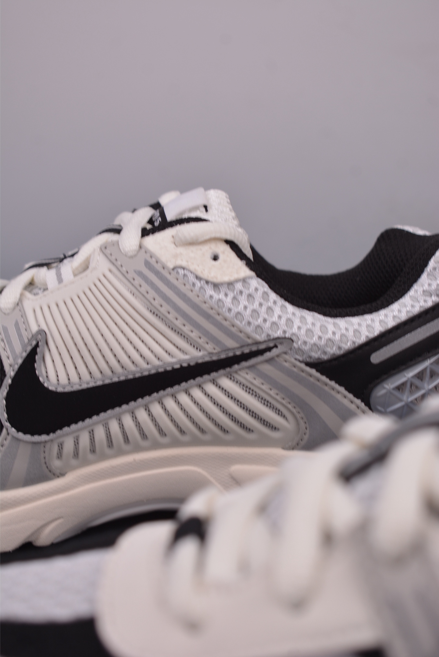 Nike Zoom Vomero 5 Mesh Breathable Casual Shoes HQ1182-001 8 i1750201289248 7387 0 7