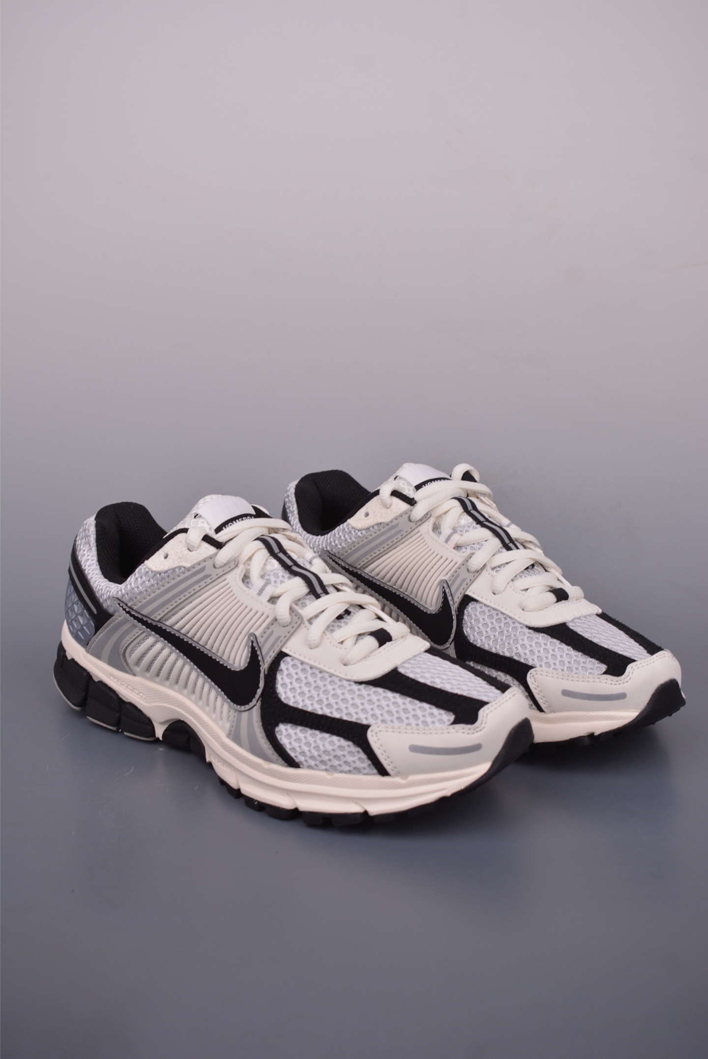 Nike Zoom Vomero 5 Mesh Breathable Casual Shoes HQ1182-001 1 i1750201294340 1793 0 0