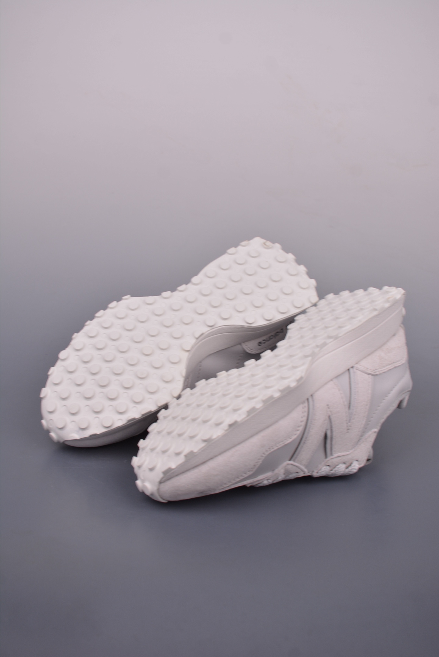 New Balance 327 Retro Casual Sneakers - Vintage Style, Modern Comfort 4 i1750201360410 3075 0 2