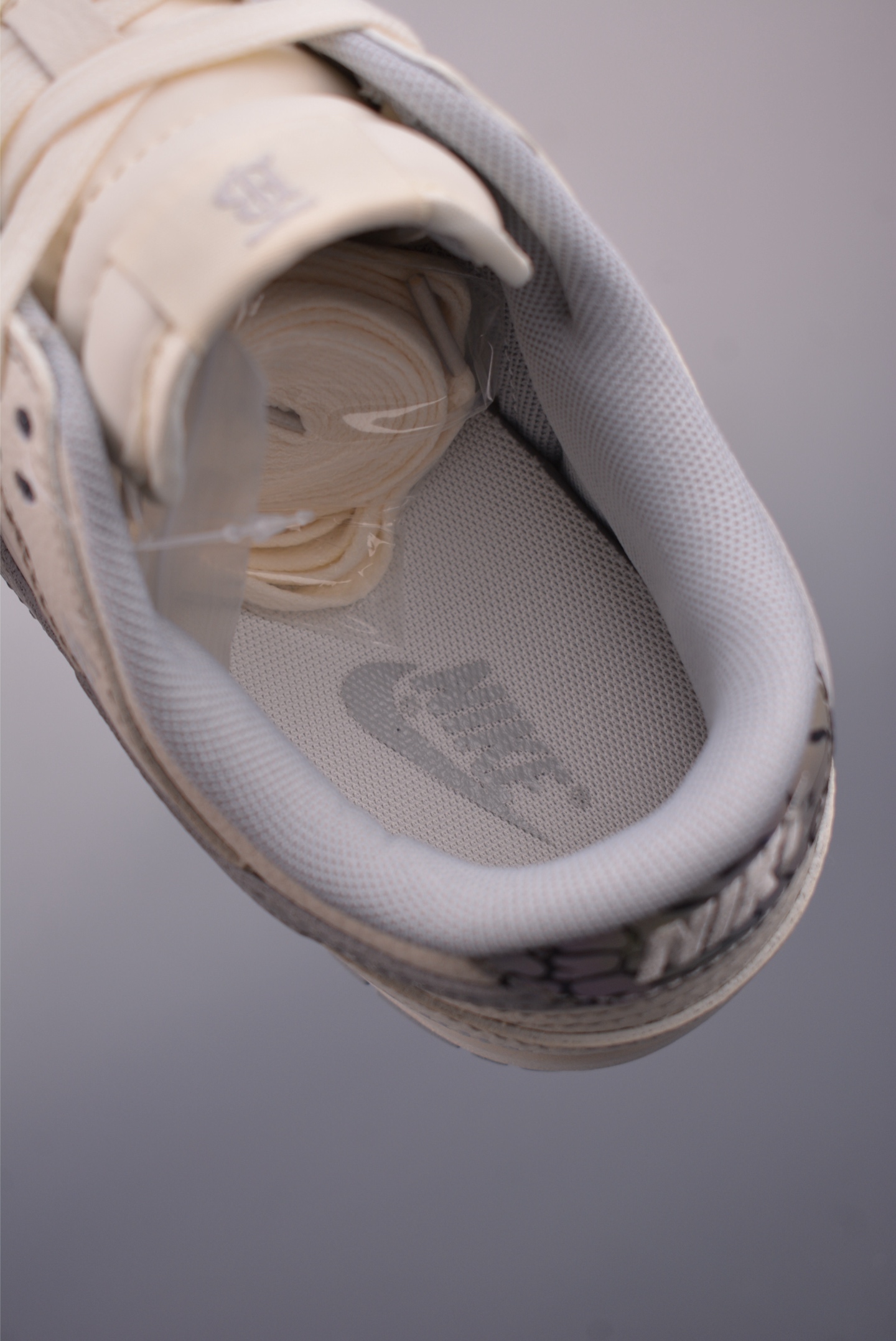 Nike SB Dunk Low Balenciaga Cream White Sneakers Designer Collaboration 9 i1750202784676 4809 0 8