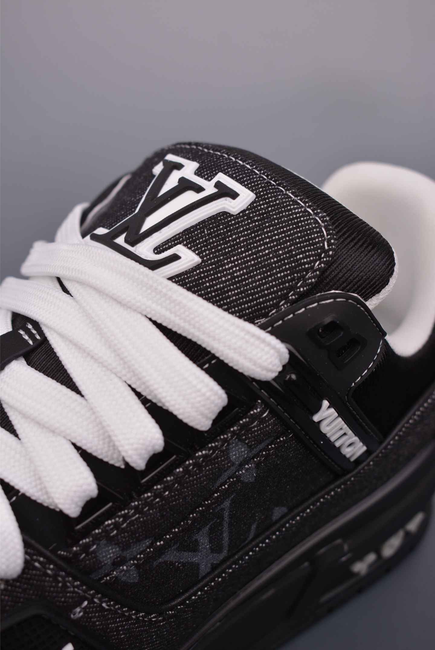 Louis Vuitton Trainer Sneaker Limited Edition Multi-Color Design, Size 38-45 8 i1750203245923 2972 0 6