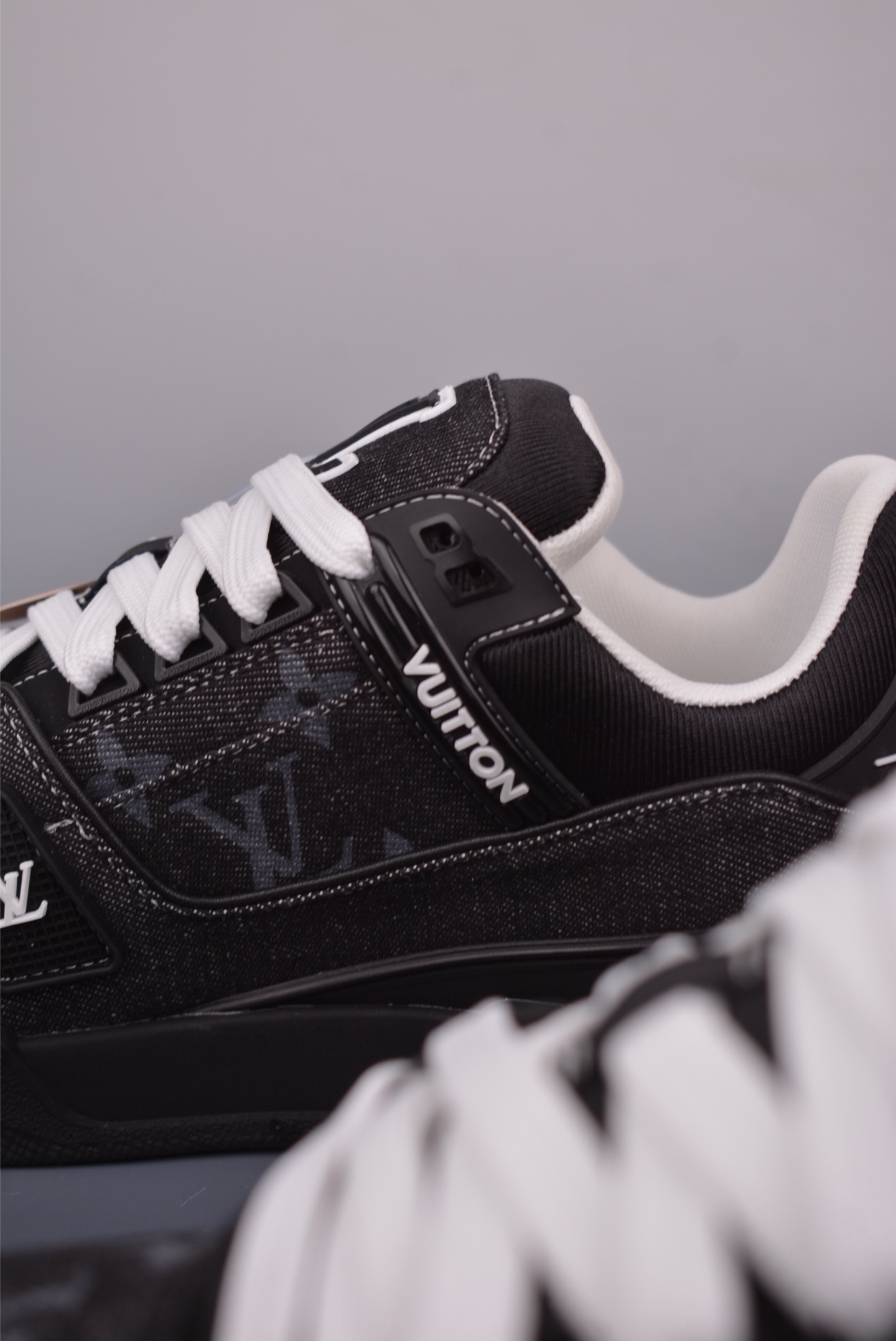 Louis Vuitton Trainer Sneaker Limited Edition Multi-Color Design, Size 38-45 9 i1750203245944 7035 0 7