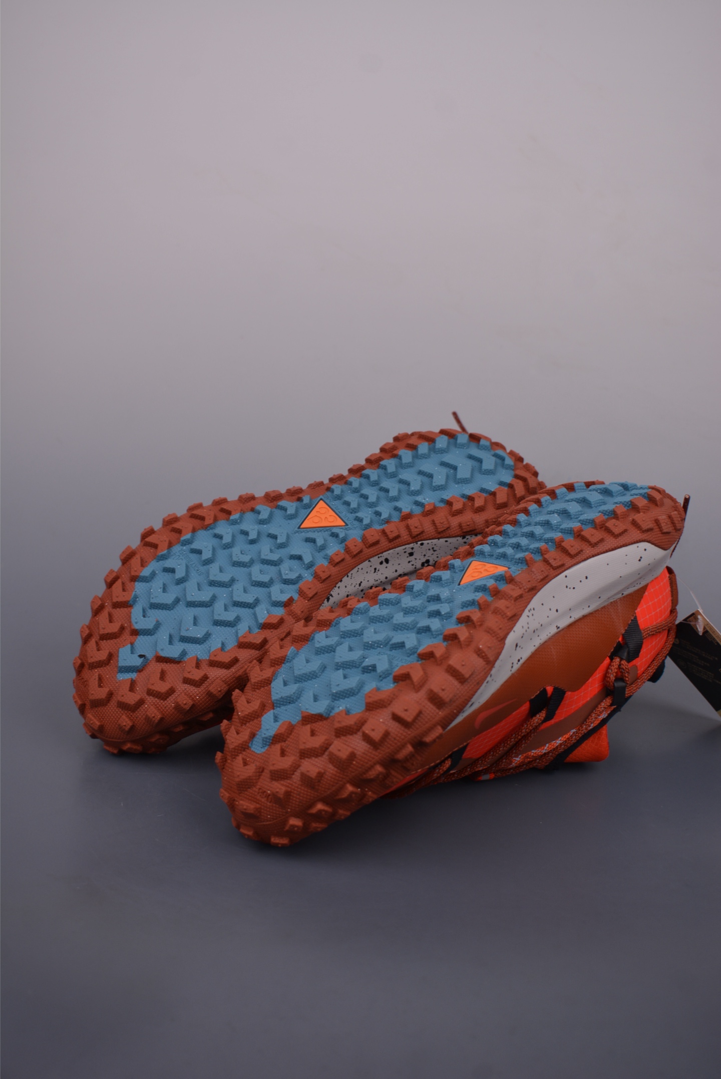 Nike ACG Mountain Fly 2 Low Outdoor Hiking Trail Running Shoes - IB7328 3 i1750282470069 9736 0 2