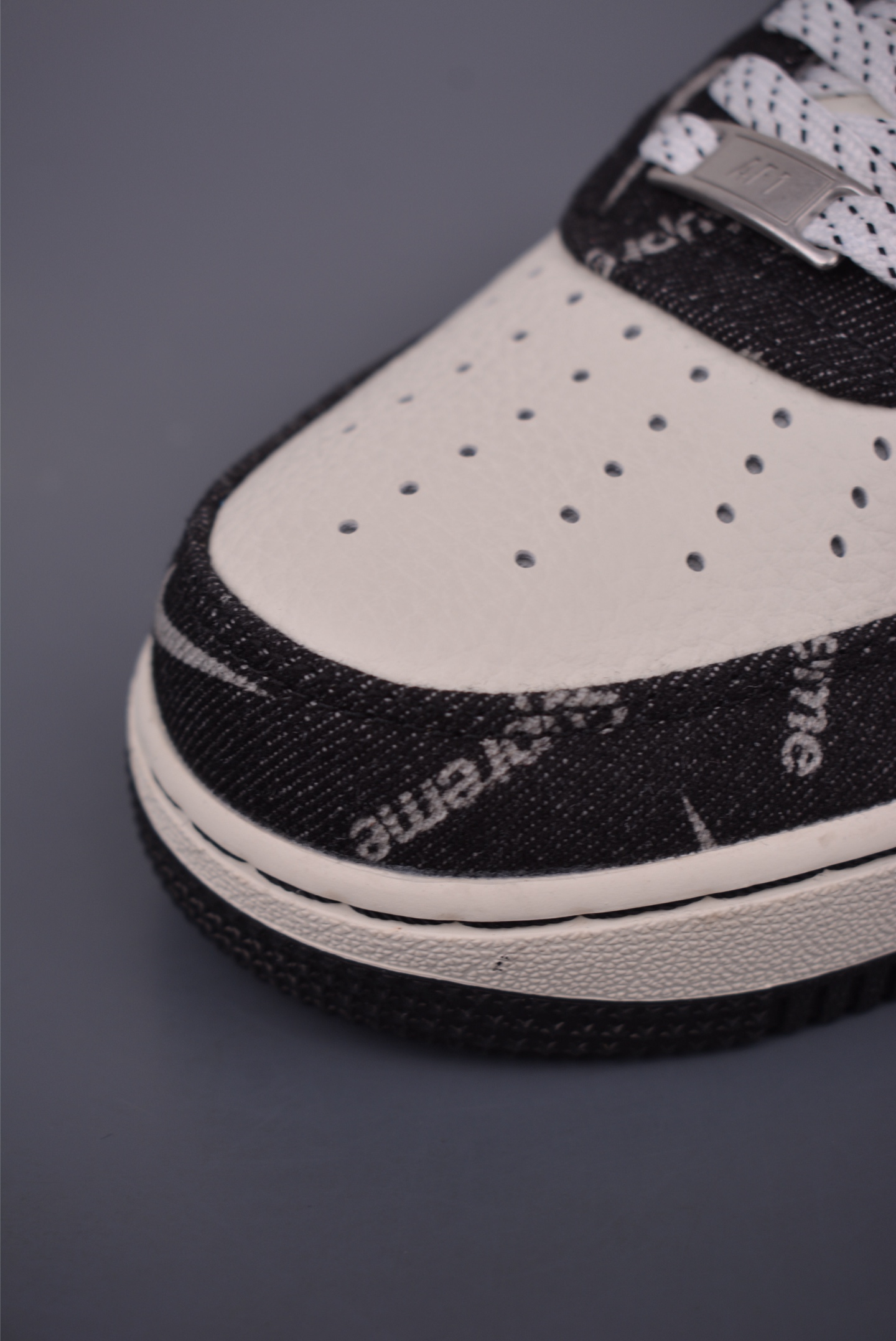 Nike Air Force 1 Low Supreme Collab Sneakers - Premium Quality & Comfort 6 i1750287468003 1007 0 5