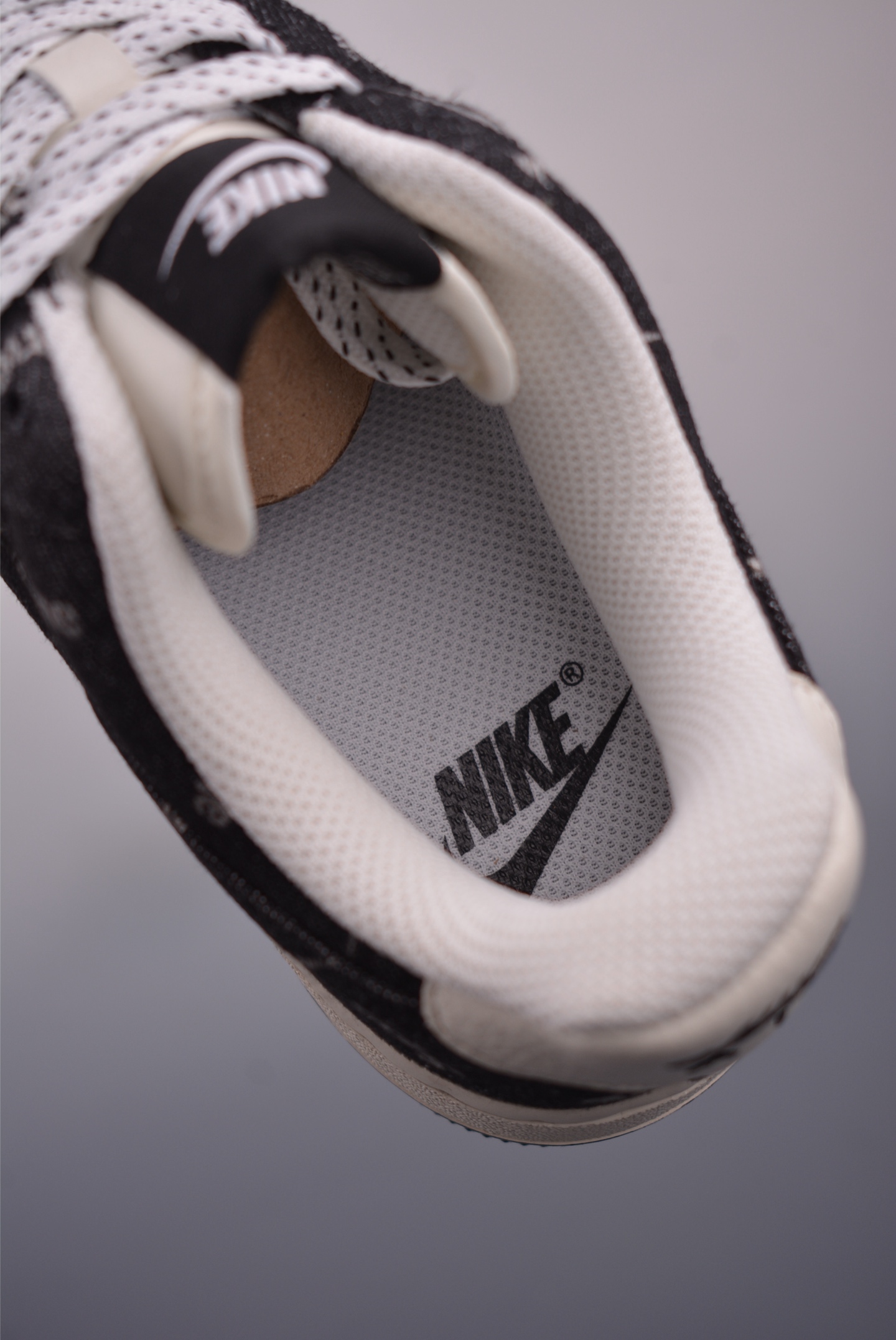 Nike Air Force 1 Low Supreme Collab Sneakers - Premium Quality & Comfort 9 i1750287480165 3654 0 8