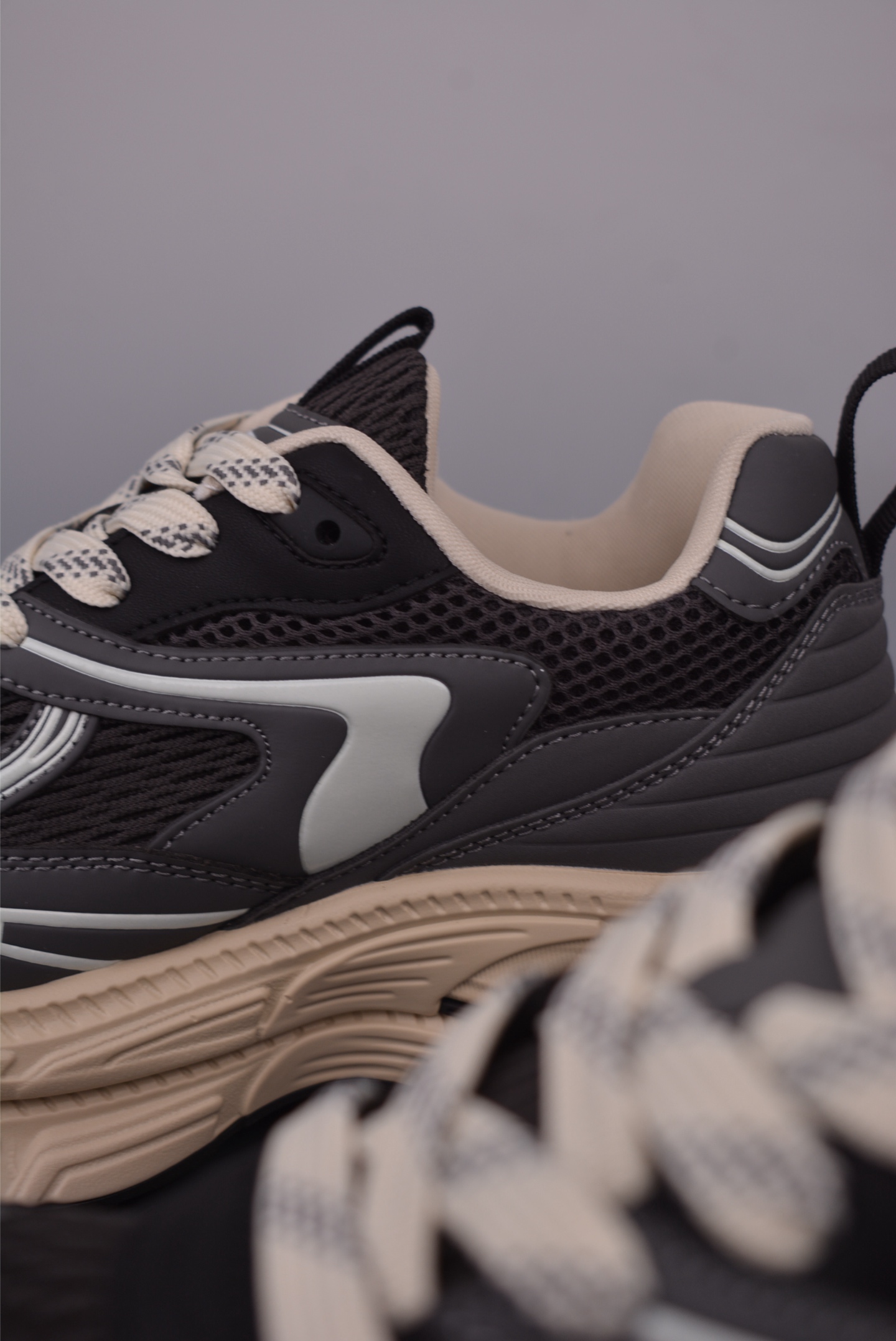 Balenciaga 23SS Sneaker - Low-Top Athletic Shoes - Black and Grey, Sizes 39-44 9 i1750288352986 9239 0 7