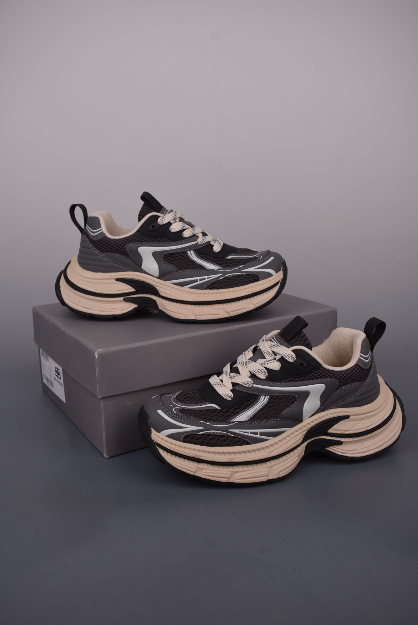 Balenciaga 23ss Rose Pink/Black Low-Top Sneakers - Trendsetting Style & Comfort 3 i1750288353001 5537 0 4