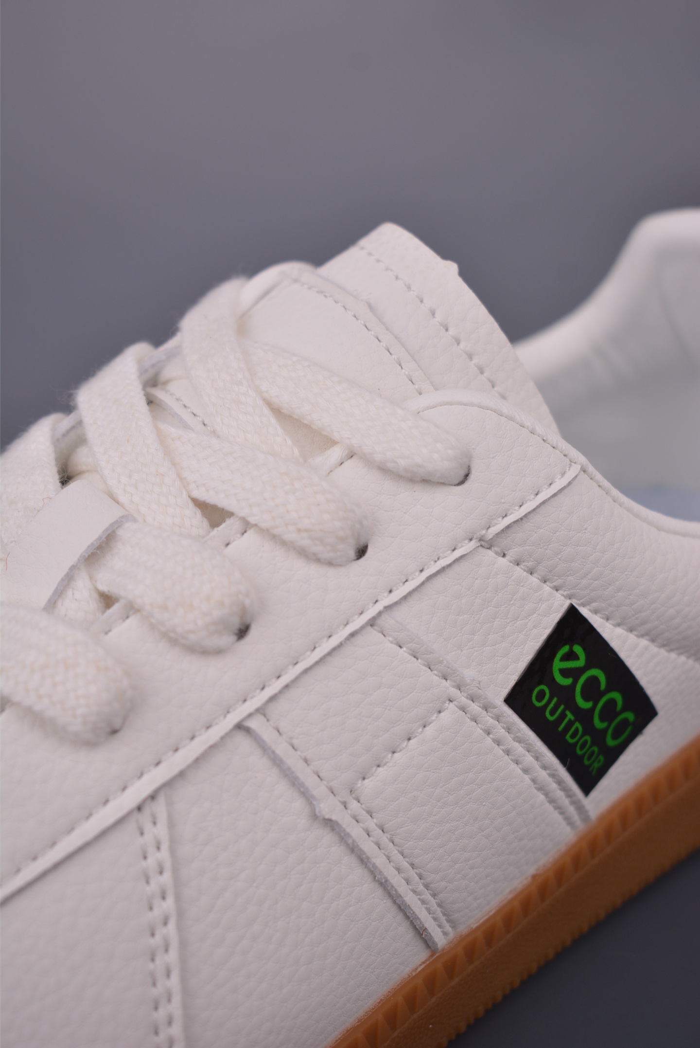 ECCO White Leather Lace-Up Sneakers with Rubber Sole - Casual Comfort 7 i1750288888245 9647 0 6
