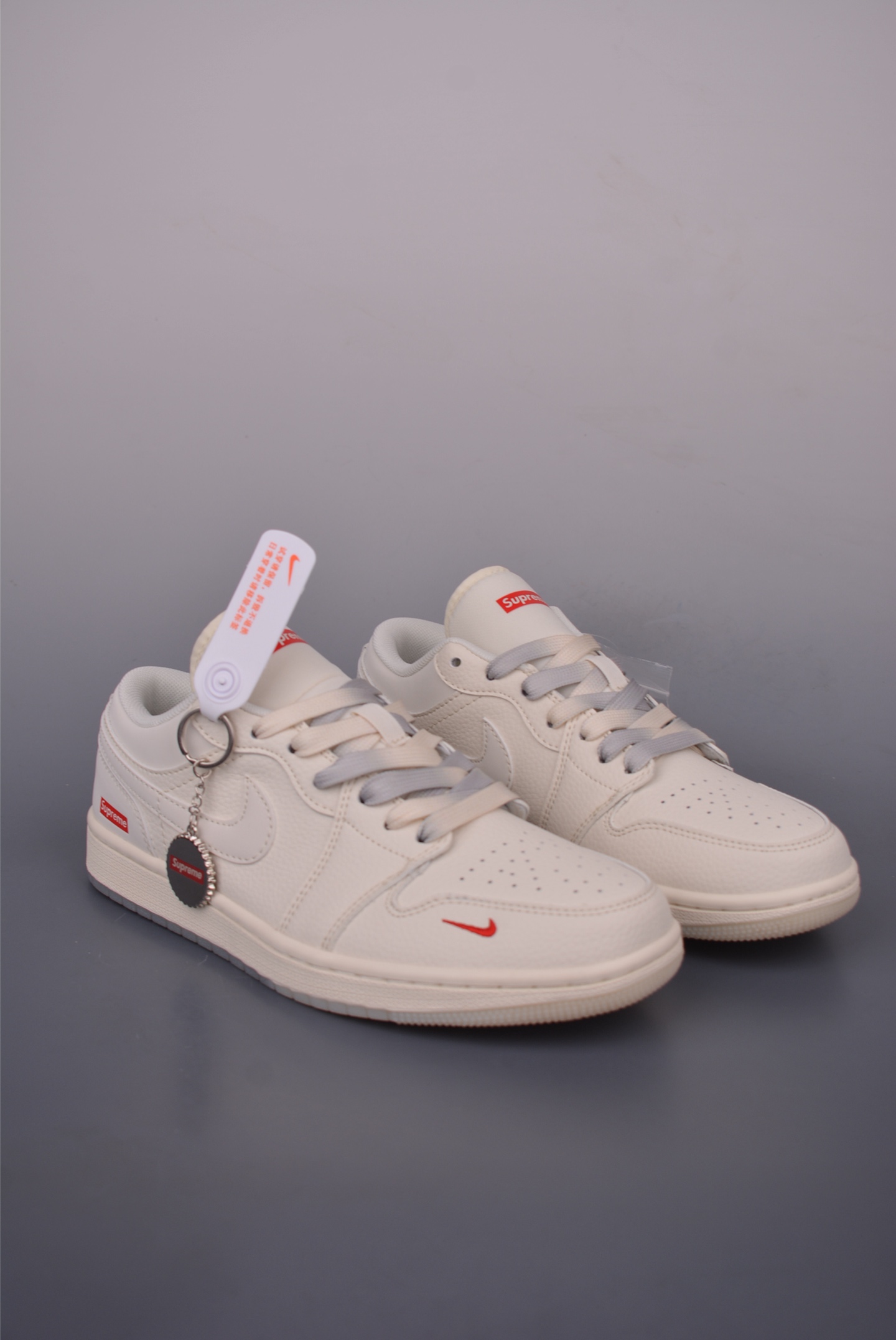 Nike Air Jordan 1 x Supreme Low-Top Sneakers - Premium Collaboration Edition 2 i1750289555946 1240 0 0