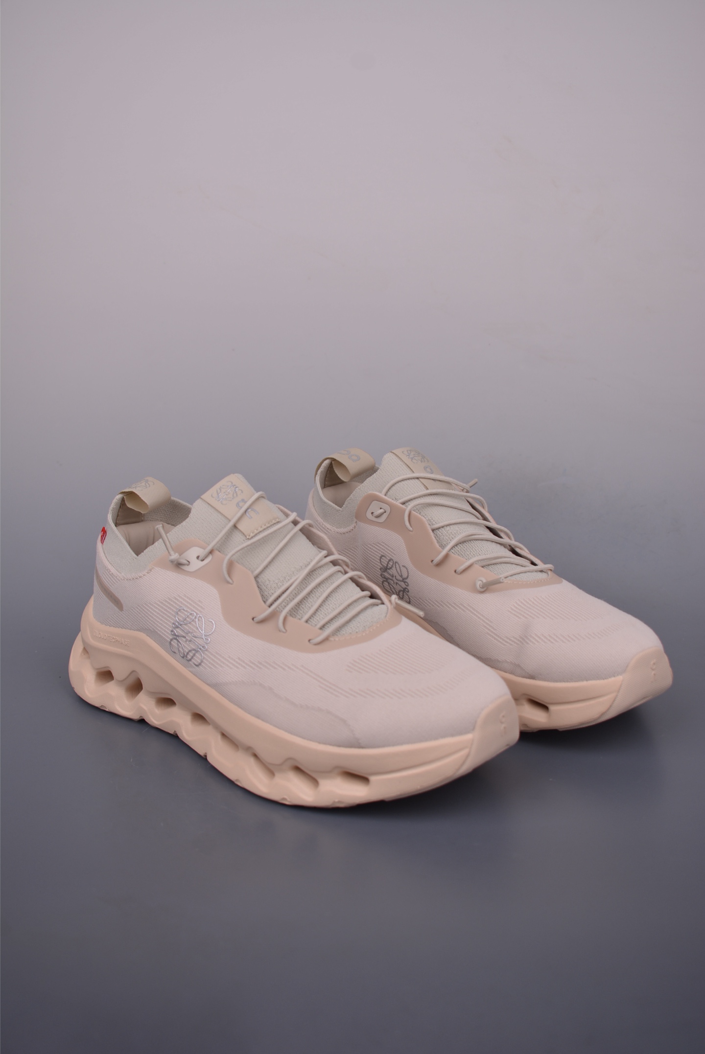 Loewe Cloudtilt Outdoor Running Shoes - Urban Exploration, Style & Comfort 2 i1750289867802 4442 0 1